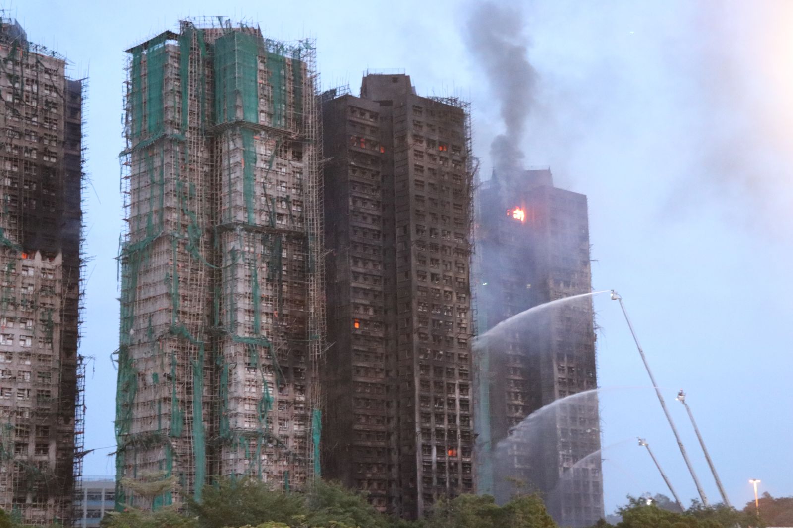 香港大火/宏福苑裝載青春回憶! 天后曝淚別同學、鄰居心痛:無法言喻