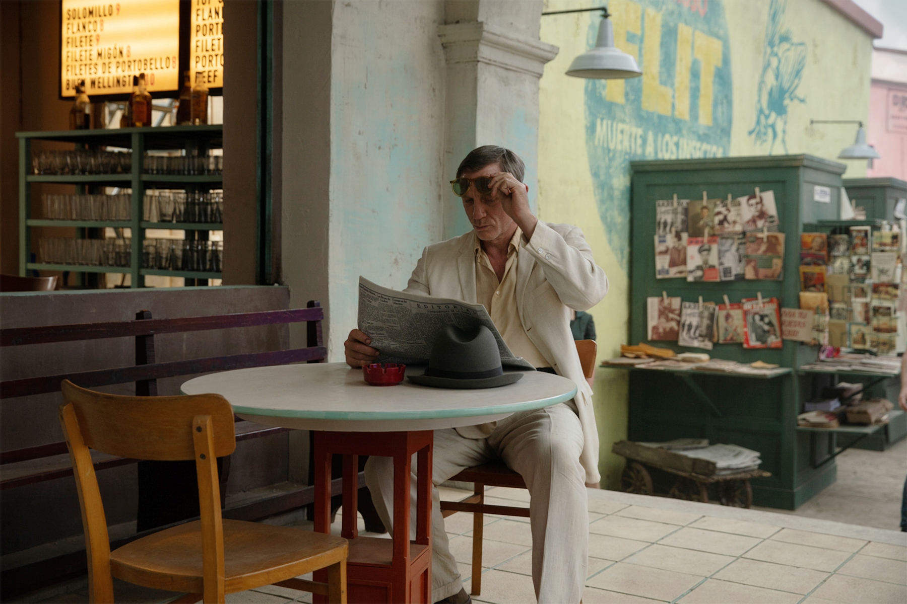 丹尼爾克雷格在《QUEER》展現對愛情的渴望與孤獨。（采昌國際多媒體提供）