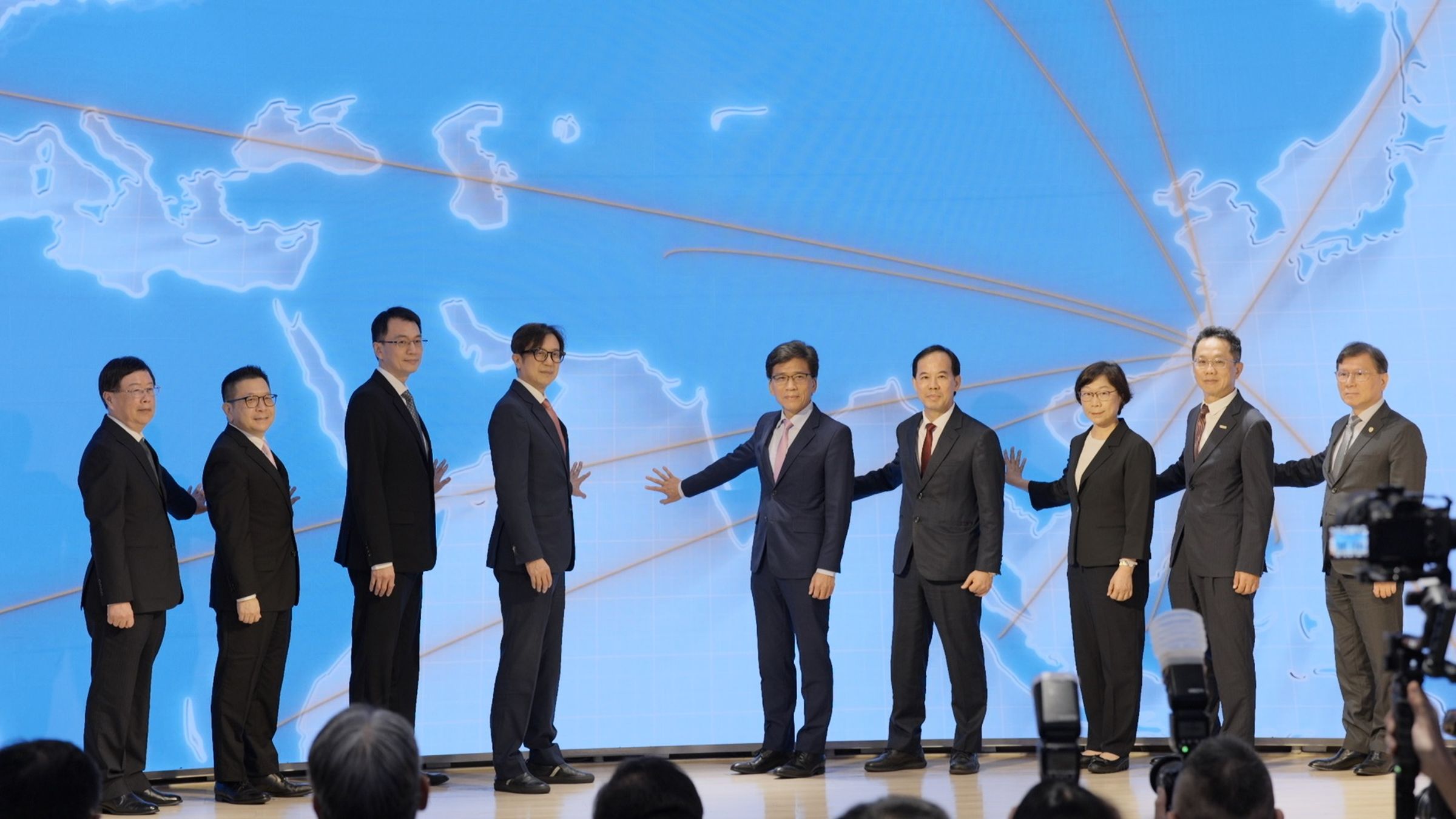 由金管會主委彭金隆及陳彥良副主委、證券期貨局張振山局長、銀行局童政彰局長、保險局王麗惠局長，以及臺灣證券交易所林修銘董事長等人宣示2025「臺灣週」正式啟動。