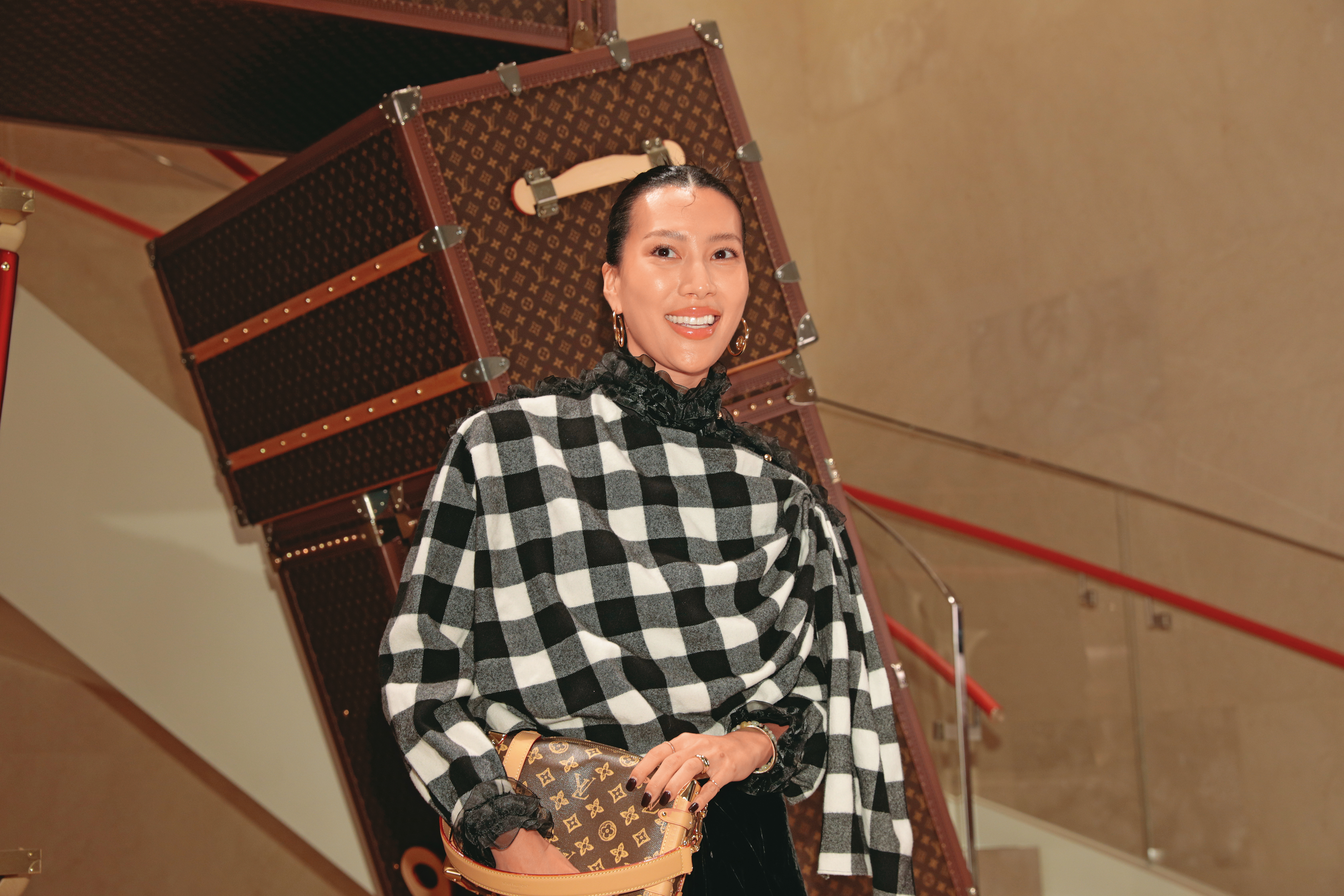 莫莉捲入前助理輕生風波後，本月15日復出跑精品趴。