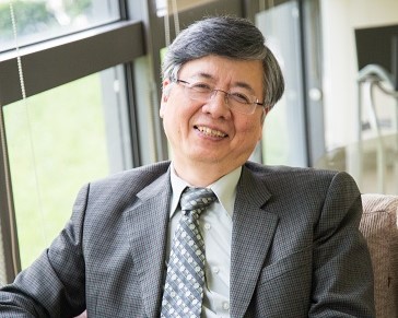 泌尿科名醫江漢聲今日在診間看診，遭到病患以美工刀襲擊。（翻攝輔大醫院官網）