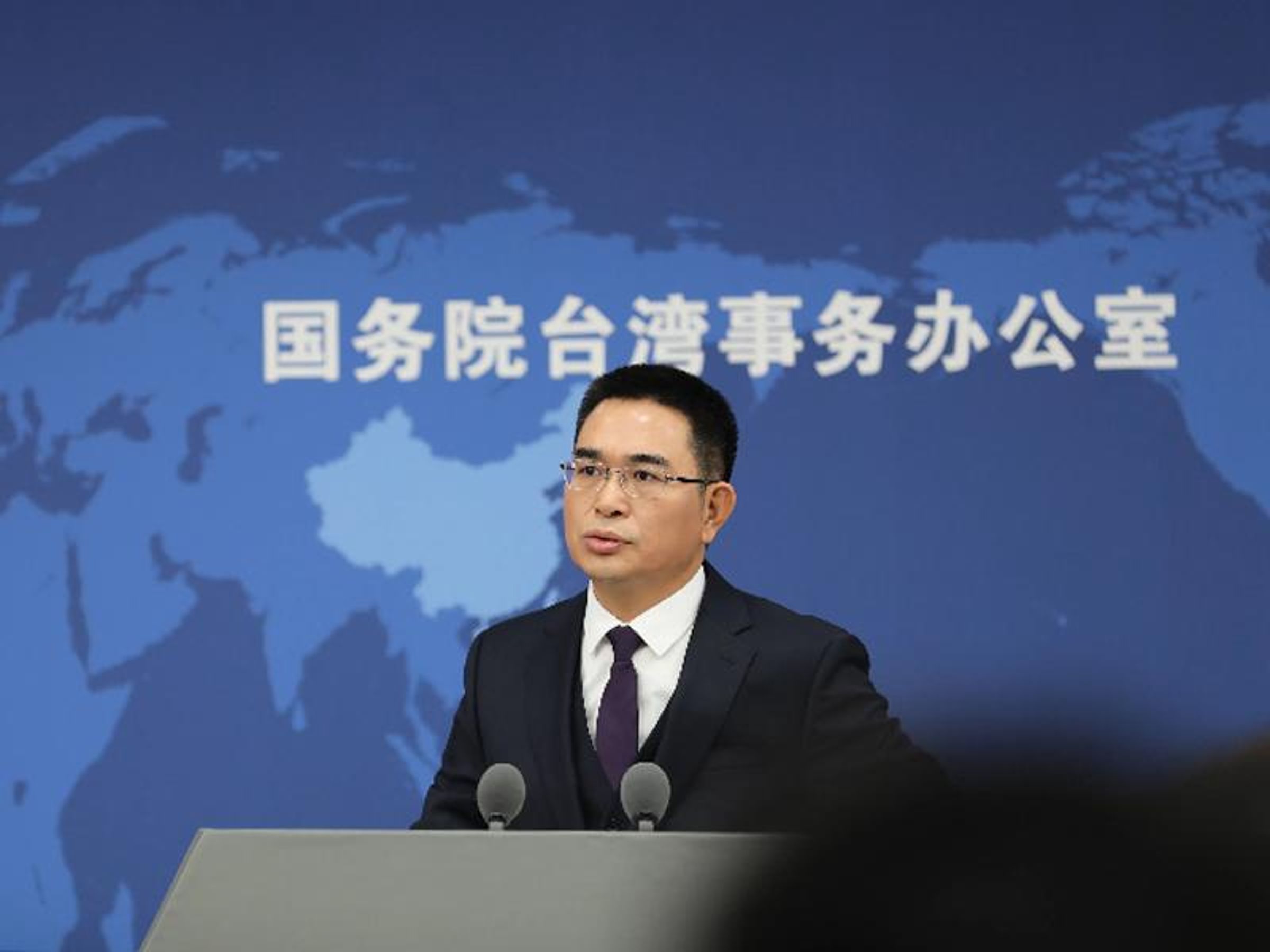國台辦發言人陳斌華今召開記者會時，回嗆學者閻學通的發言，只是屬於「個人言論」。（翻攝自網路）