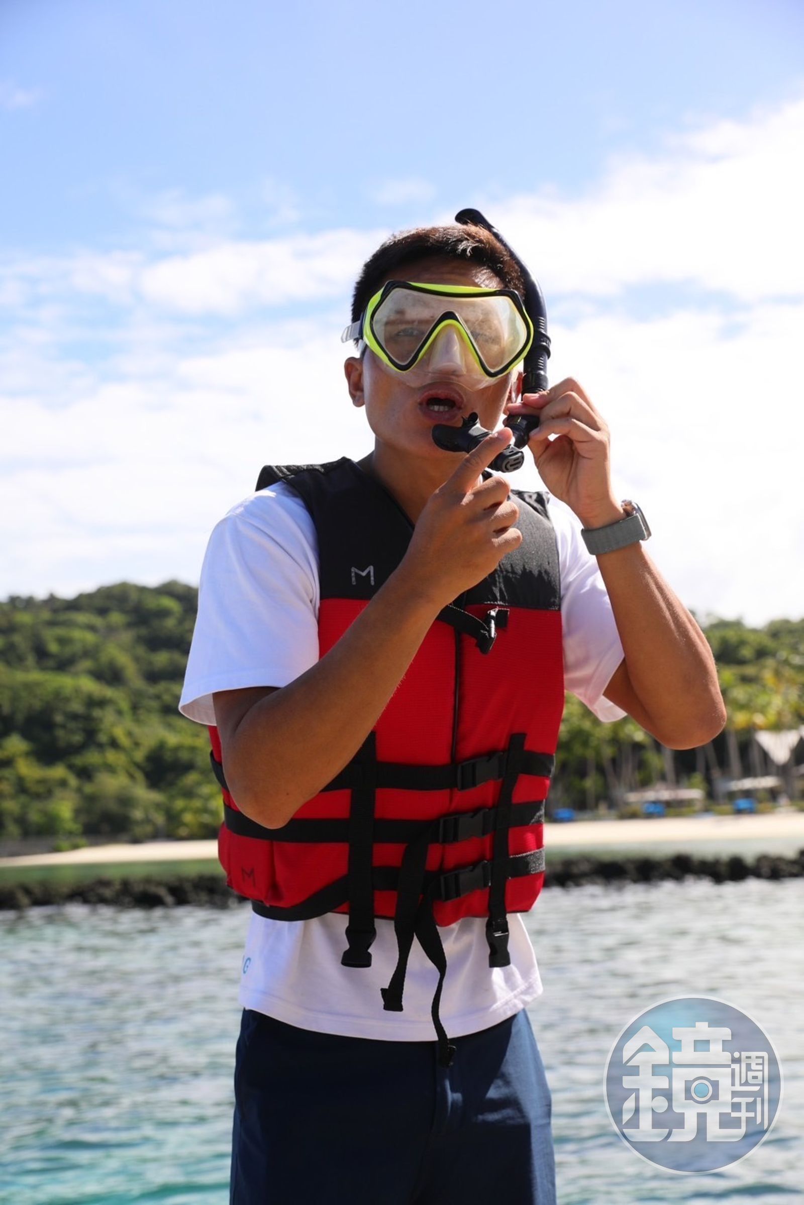 來帛琉請拋掉「不會游泳不能潛水」的迷思，有專業教練全程陪同教學帶大家探索海底世界。