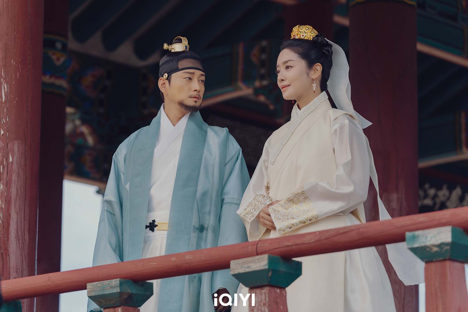 韓劇黑馬《元敬》首播收視率創佳績，車珠英（右）幫助丈夫李芳遠（李賢旭飾）登上朝鮮王位。（愛奇藝國際站提供）