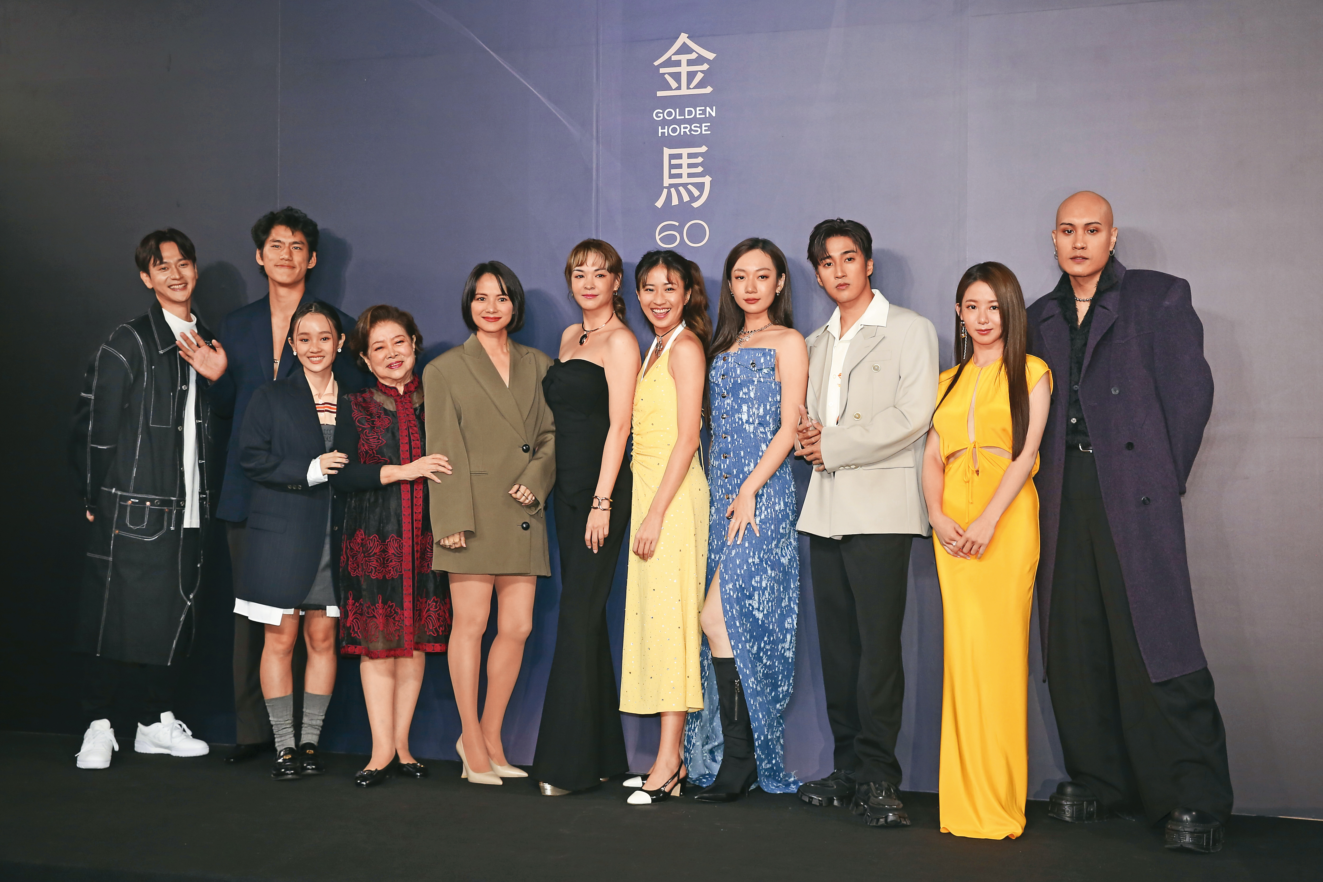 朱軒洋（左二）和吳卓源（右四）看似毫無交集，只在2023年金馬影展時出席過媒體活動。