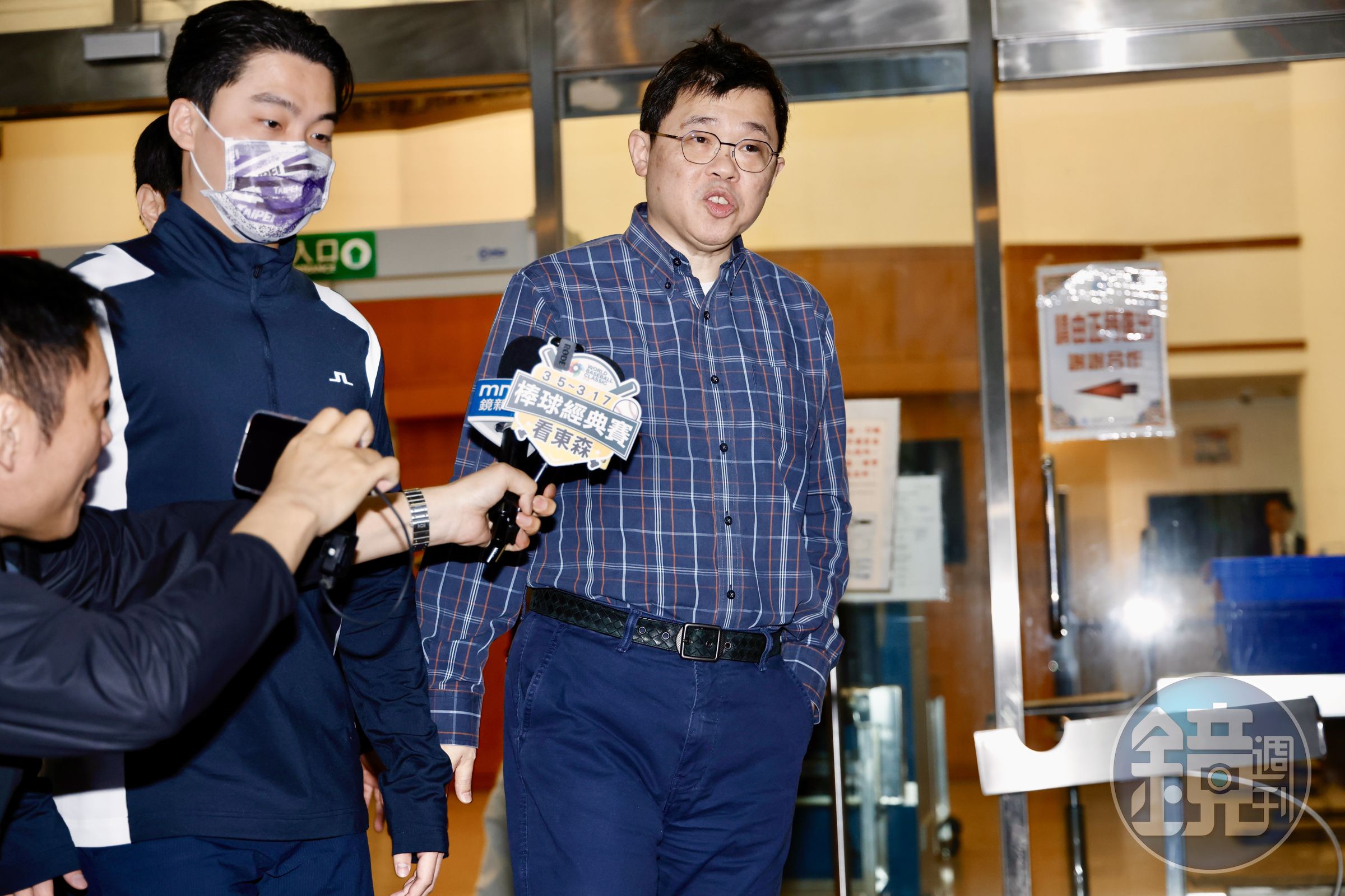 庭訊結束後,媒體問張國煒有沒有吵架?他表示「沒有啦,吵什麼架,有什麼好吵的」。