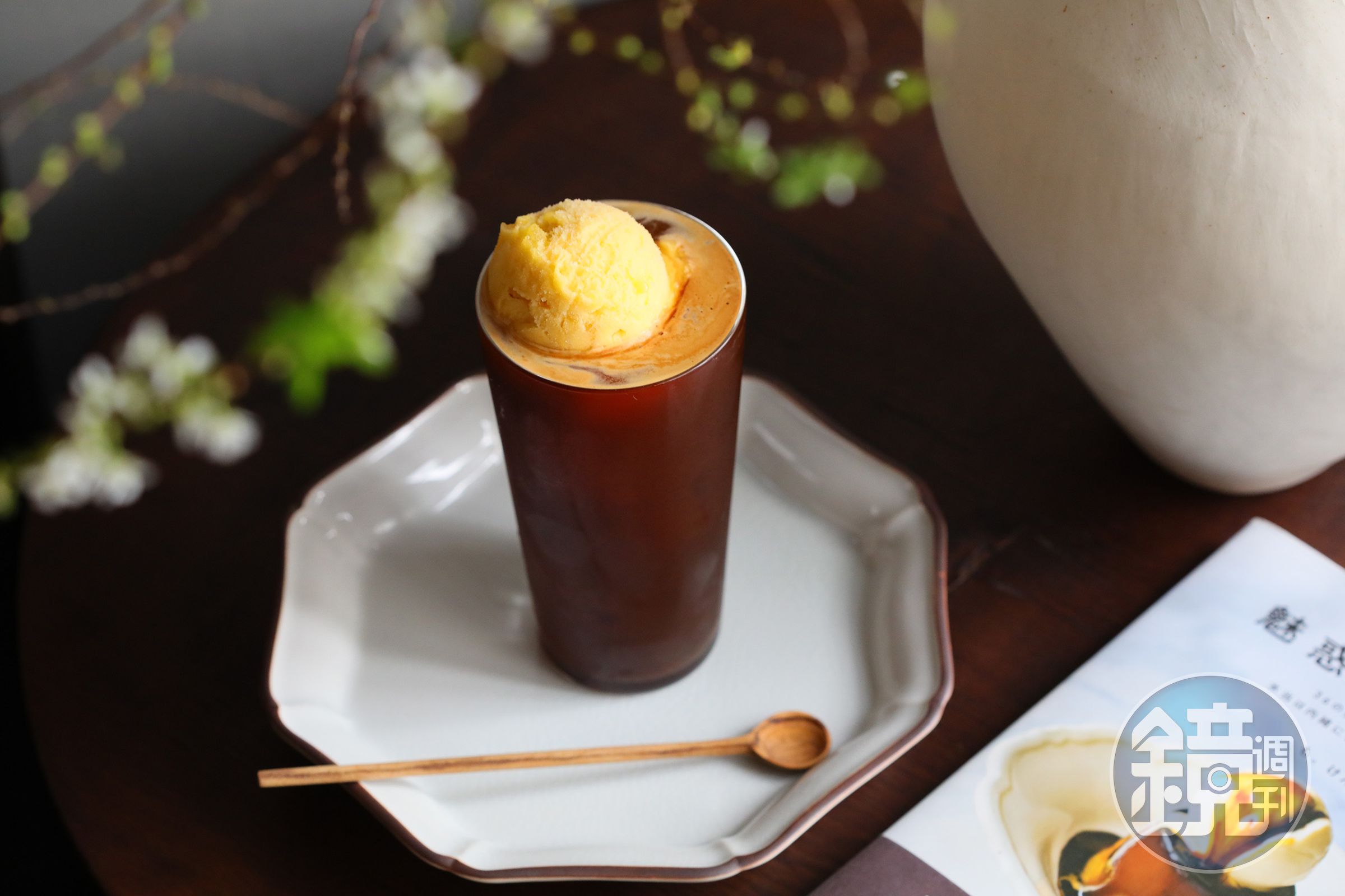 帶著濃郁果香的「雪酪美式咖啡」是杯充滿童趣又成熟的咖啡。（140元／杯）
