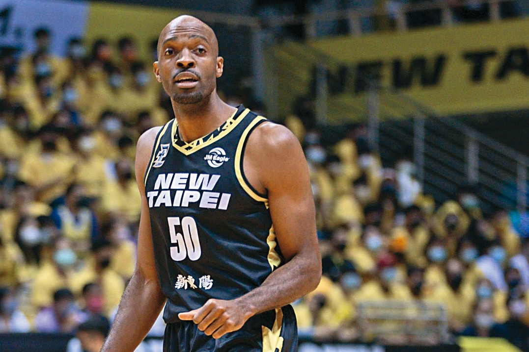 戴維斯未按時給付撫養費，遭前妻告上法院。（翻攝自新北運動聚點粉專）