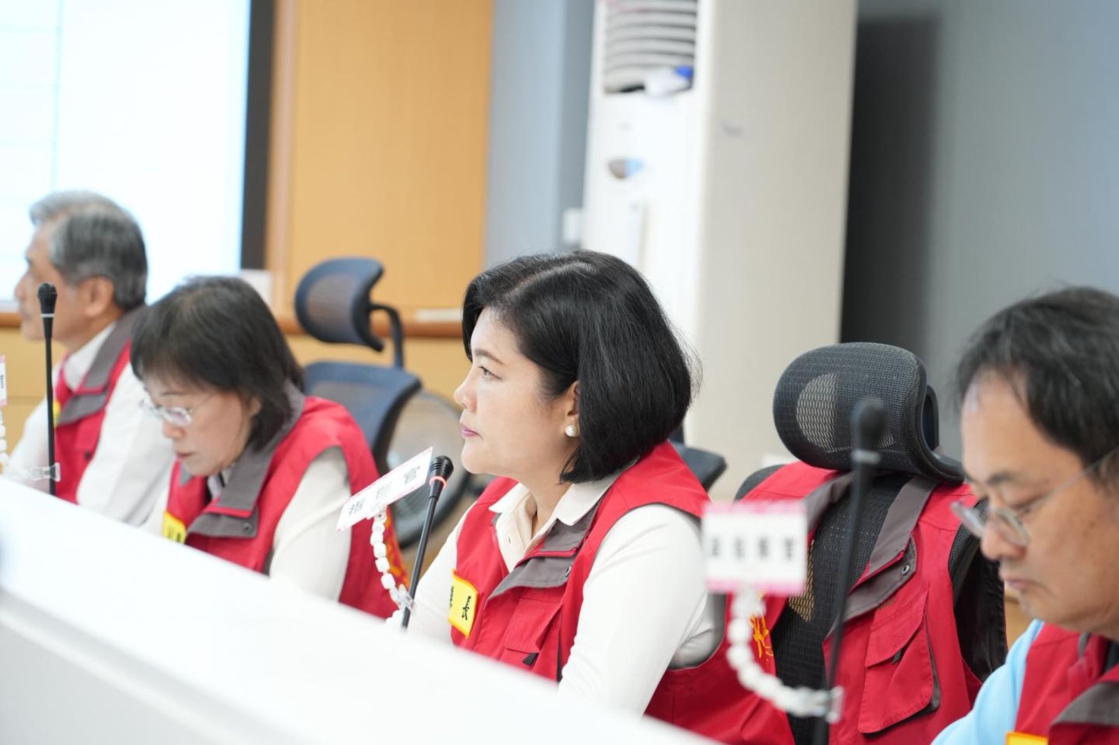 張麗善原先發文「正常上班上課」，結果緊急刪文重新宣布「停班停課」。（圖／翻攝自臉書@張麗善）