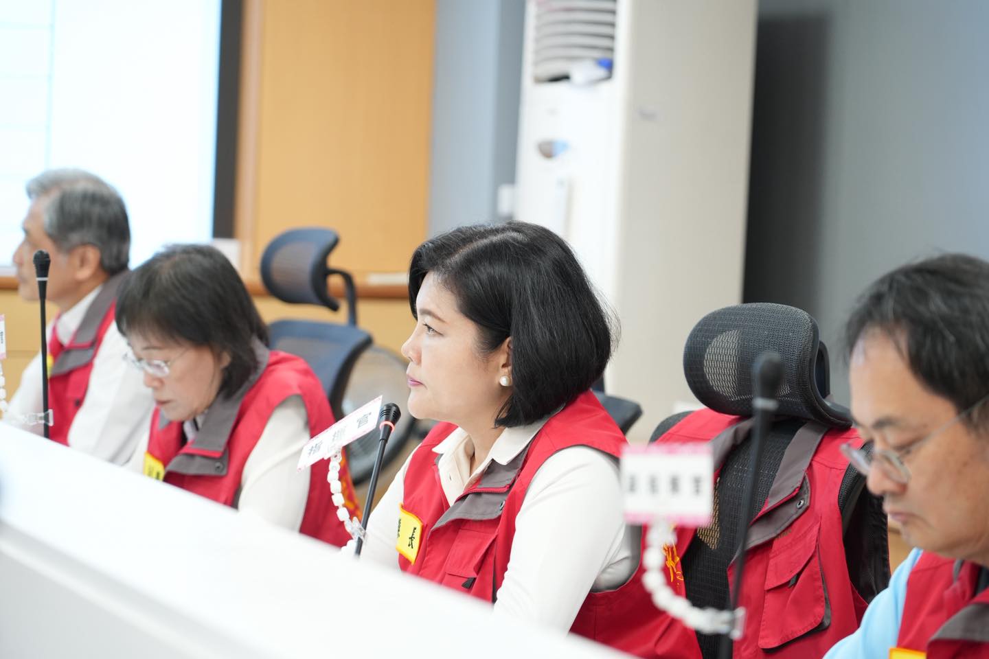 張麗善原先發文「正常上班上課」，結果緊急刪文重新宣布「明日停班停課」。（翻攝自臉書@張麗善）