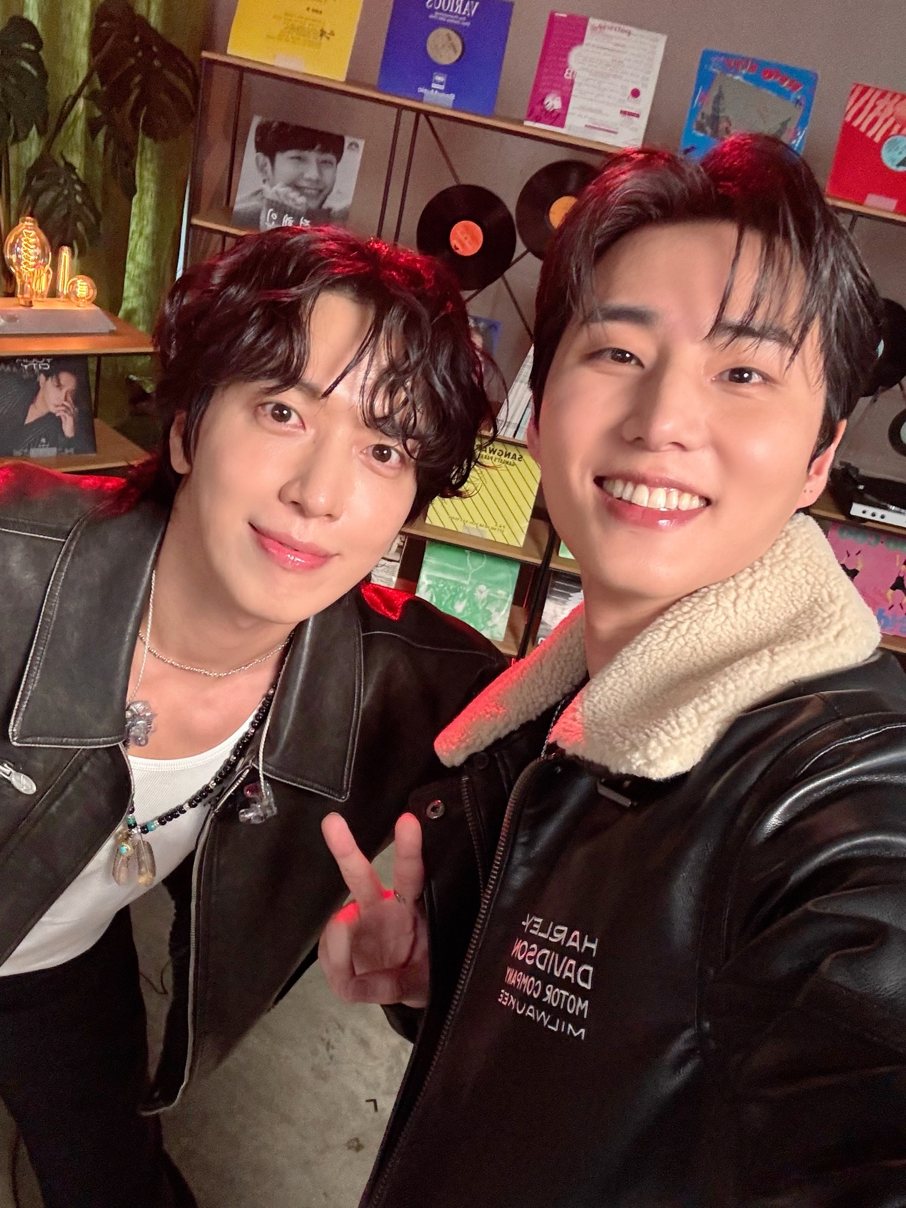 鄭容和與DAY6成員Young K暢聊早年闖日點滴。（翻攝CNBLUE X）