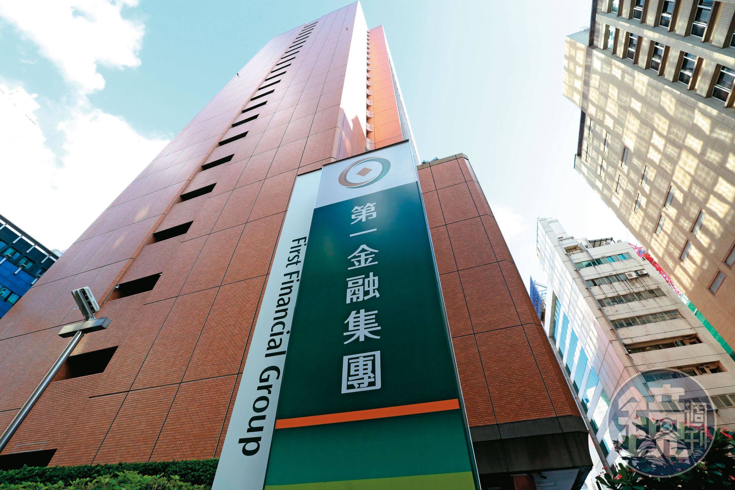 第一金為2022年金融業處逆風下唯一正報酬的金控股，2023年獲利持續成長。