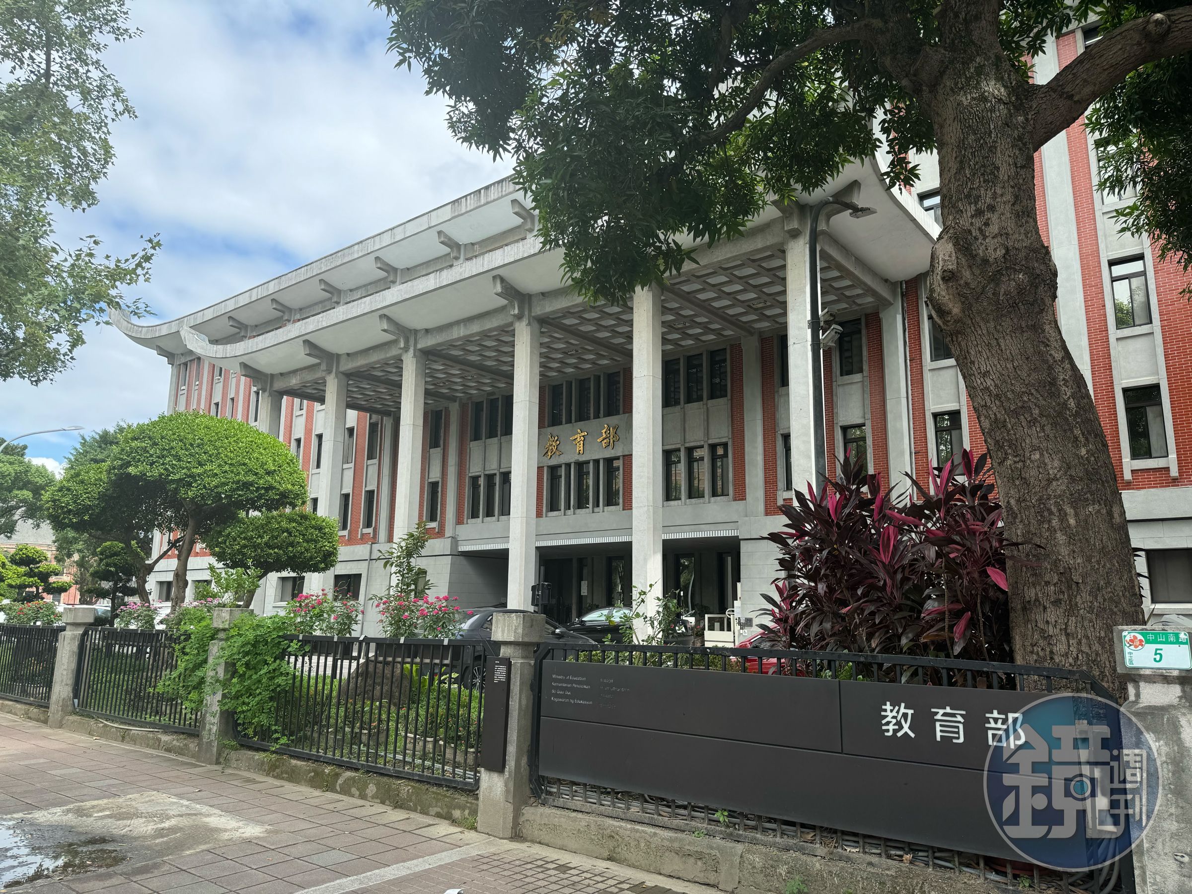 立委質疑近年陸生來台卡關,對教育部編列75萬元的「大陸地區旅費」提出質疑。(本刊資料照)
