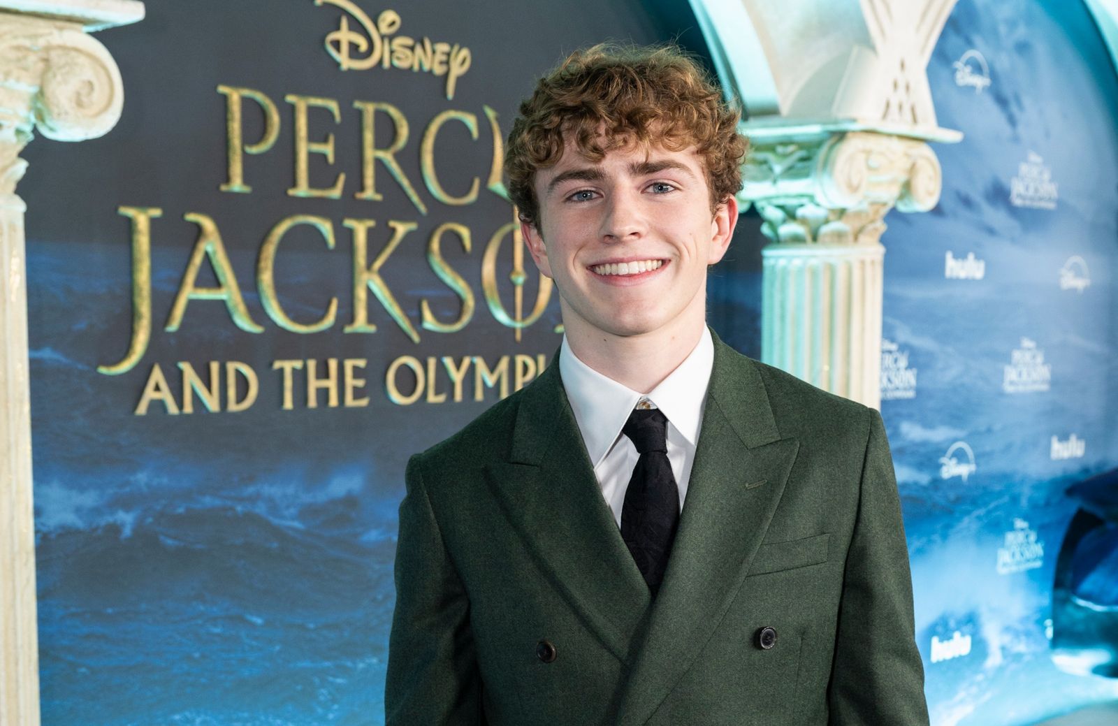 粉絲以死威脅 《波西傑克森》主角畢業舞會不去了