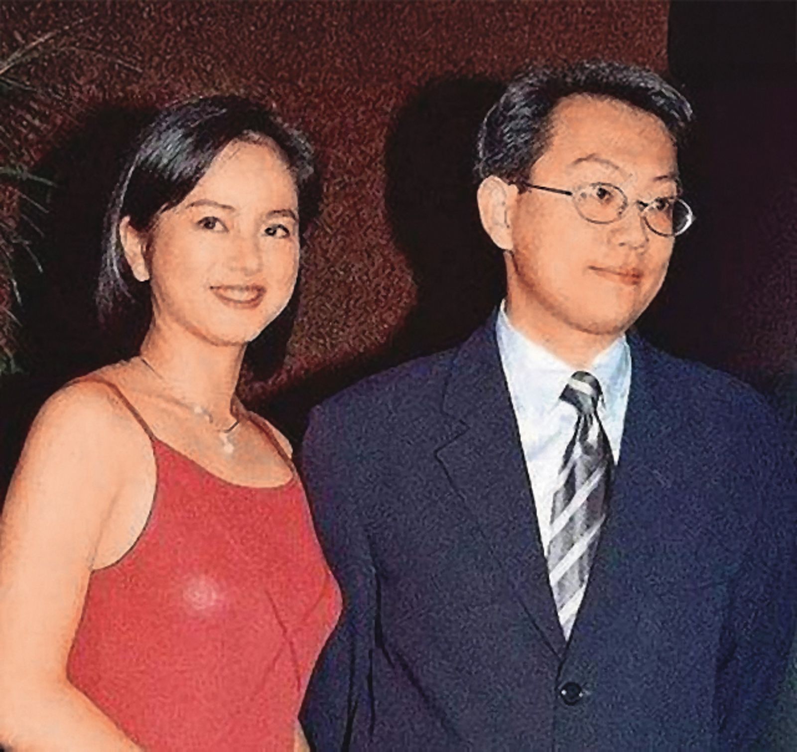 葉蘊儀（左）22歲就嫁給商人陳柏浩（右），但婚姻僅維繫5年。（翻攝自騰訊）