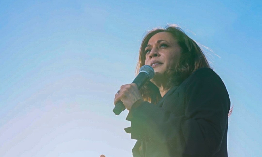 副總統賀錦麗大選吞敗，無緣成為美國史上首位女總統。（翻攝自臉書）