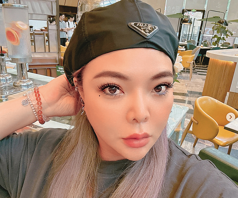 小甜甜曾透露，與前夫宋晉賢婚姻破裂的導火線之一，就是雙方宗教信仰與處理事情的方式不同。（翻攝自小甜甜IG）
