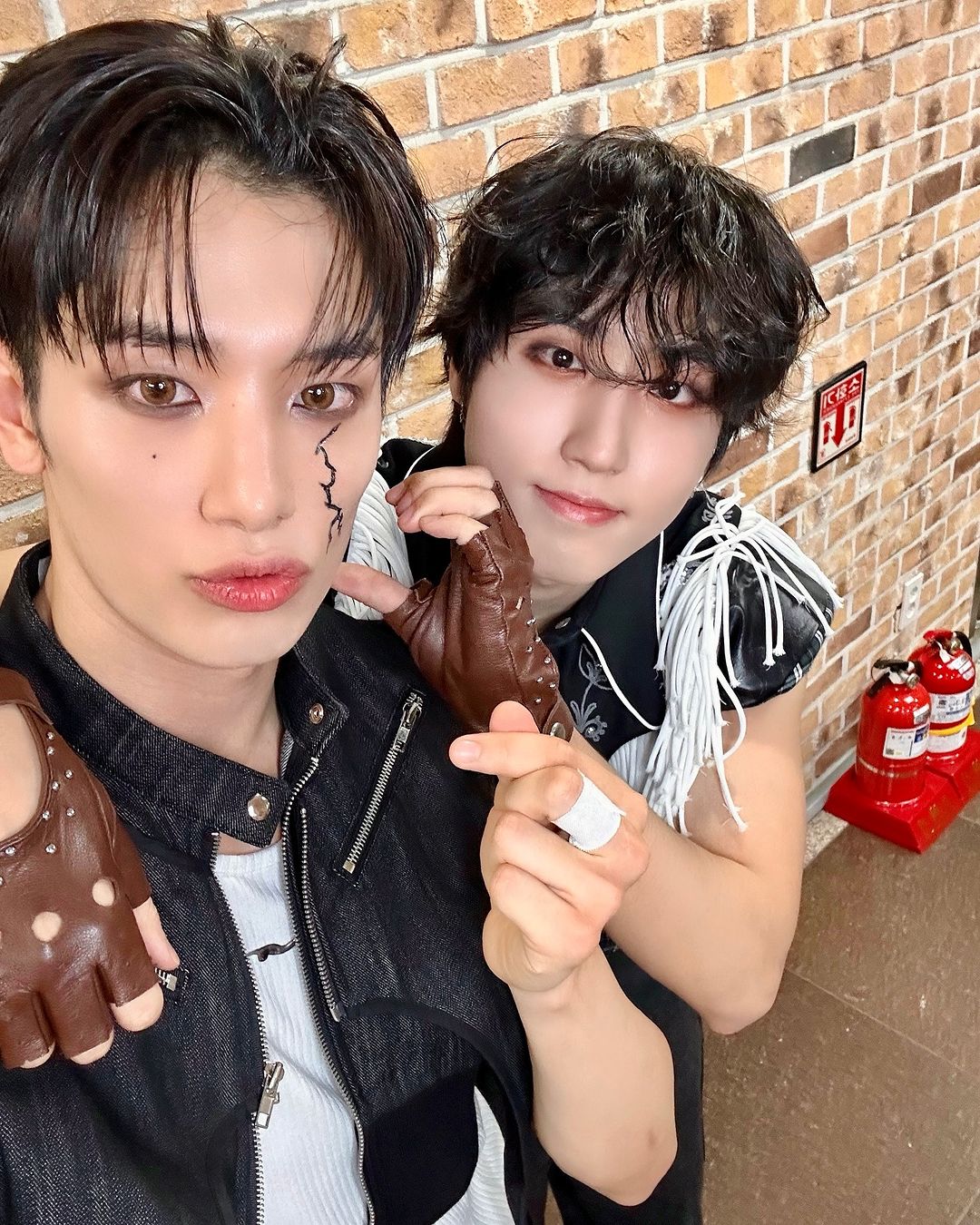 ALL(H)OURS隊長Kunho與心目中的偶像Stray Kids的HAN一起合作舞蹈挑戰超開心。（翻攝ALL(H)OURS INS）
