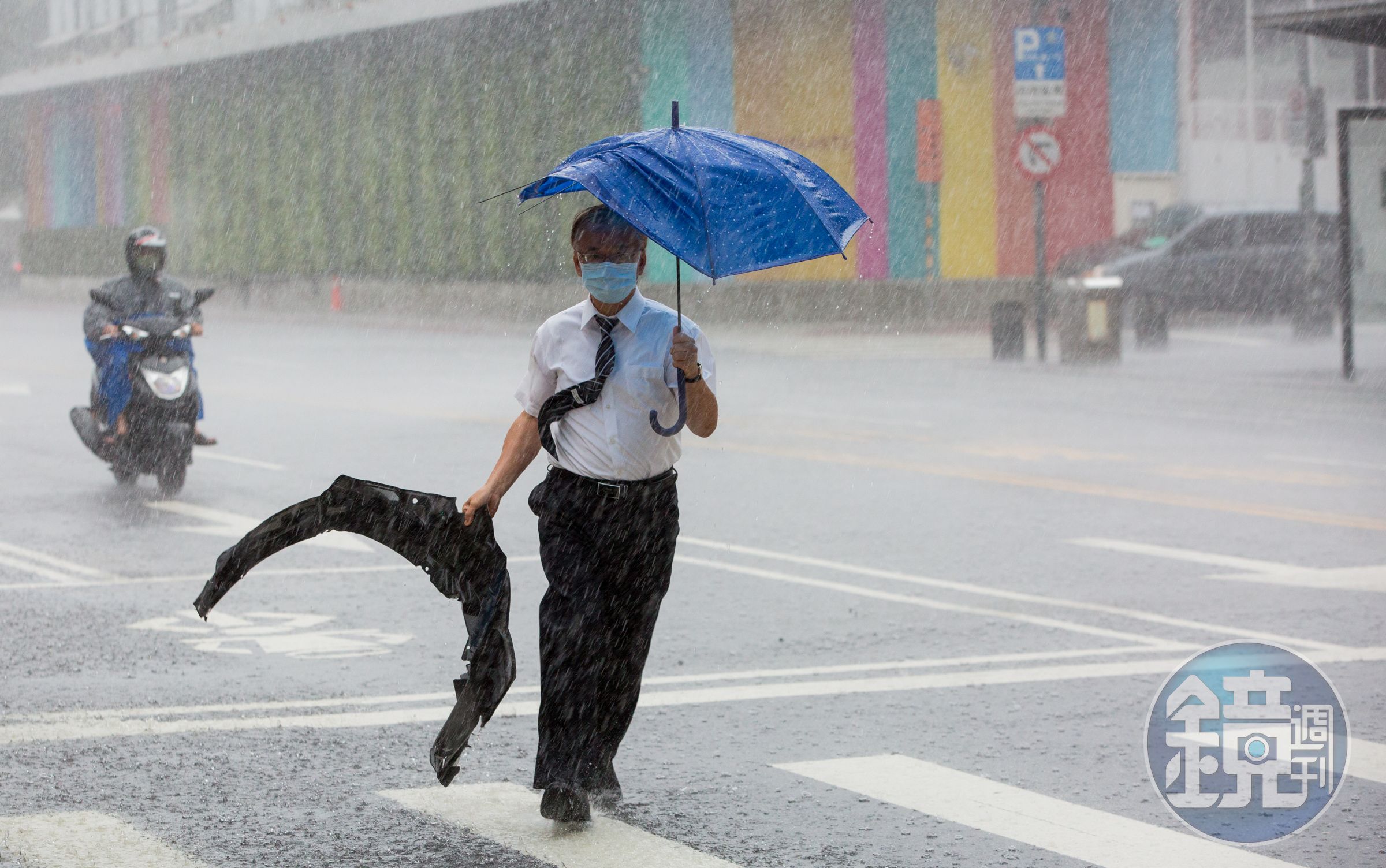 中央氣象署今下午發布大雨特報,台北市、新北市及基隆市都在影響範圍內。(示意圖,本刊資料照)