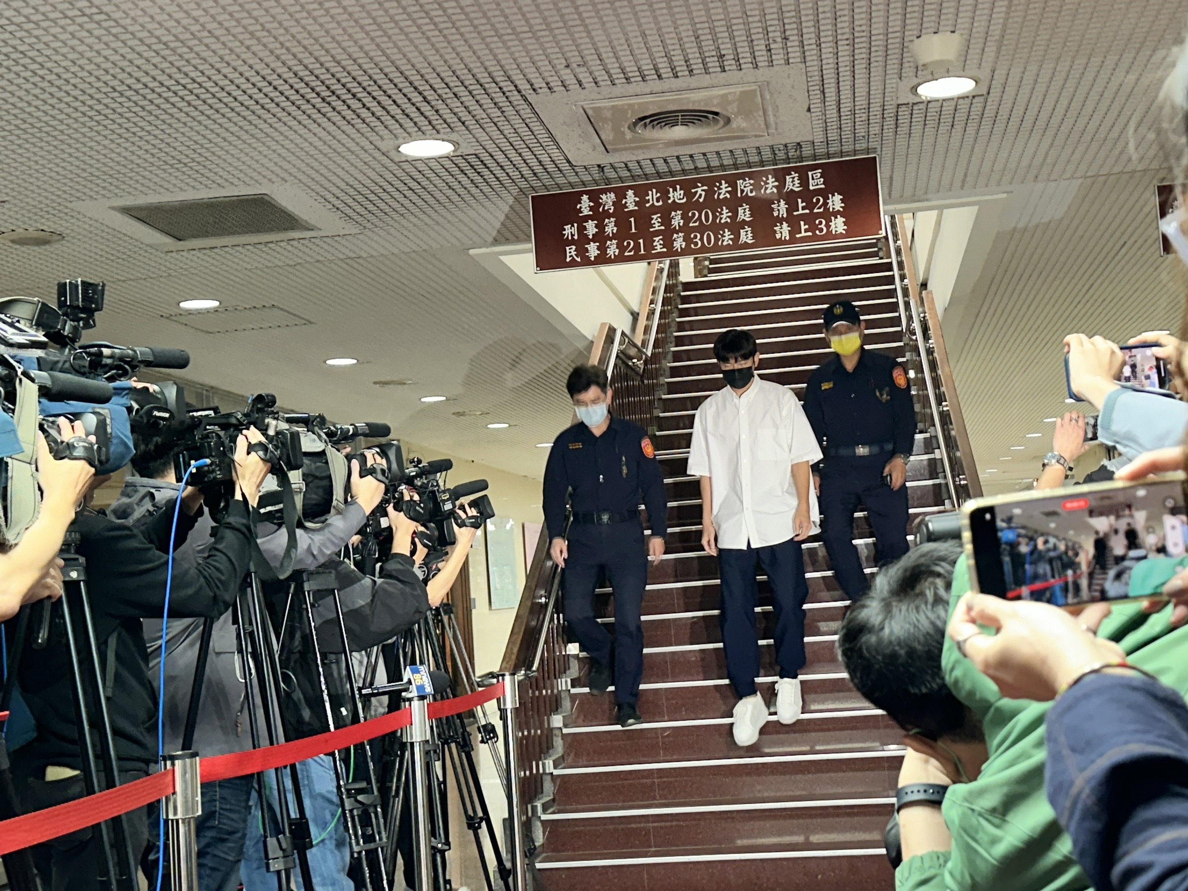 宥勝認強制猥褻，因涉串證遭交保。