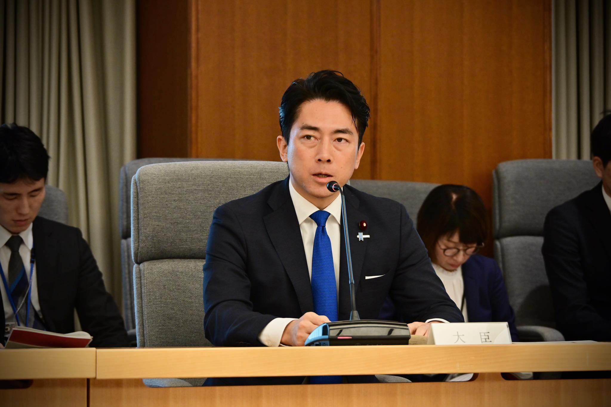 小泉進次郎近日被問到是否認為要高市早苗收回台灣有事說相當困難，他直言「沒有撤回的必要」。（翻攝自防衛省臉書）