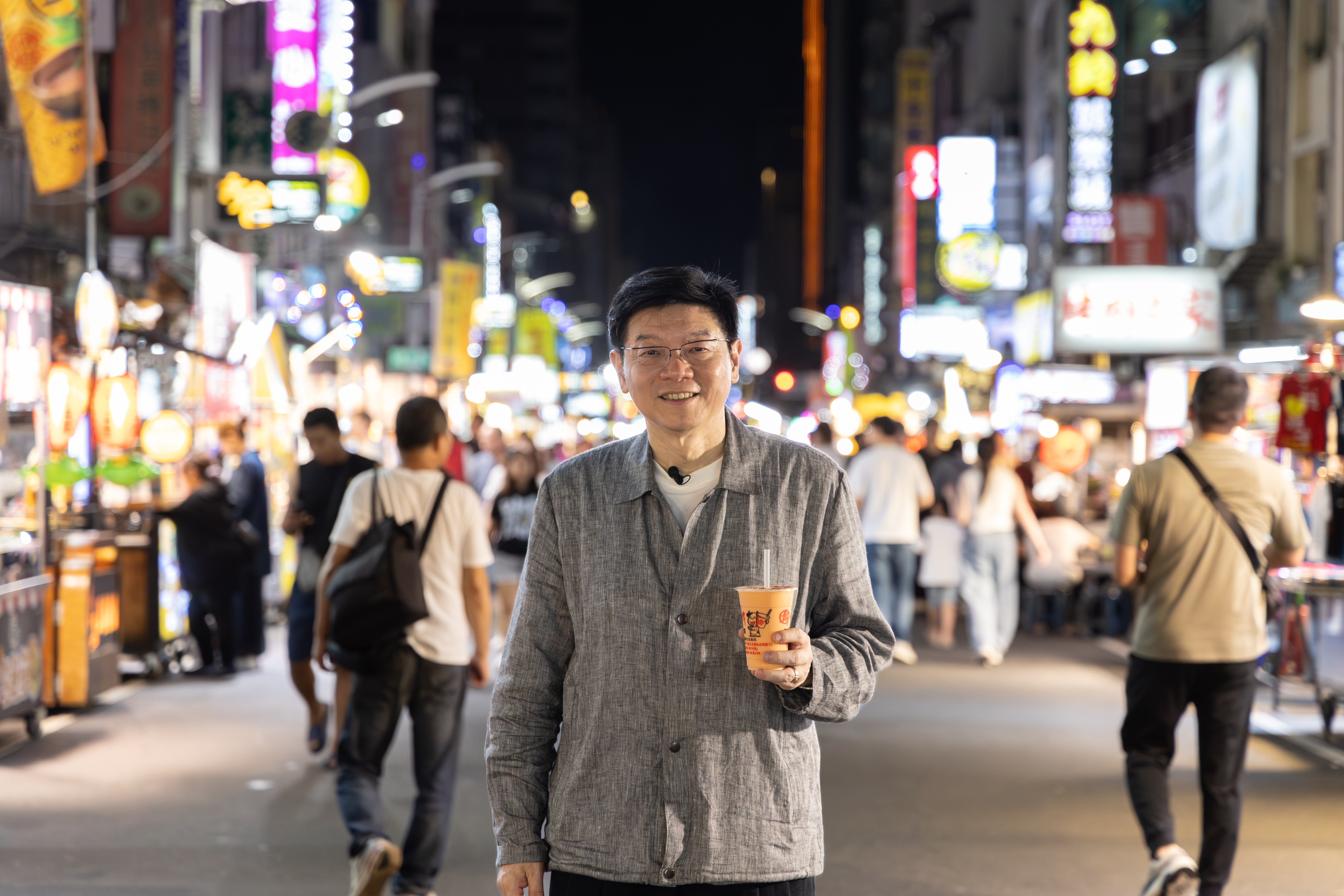裴社長人生第一次吃鱔魚意麵和𩵚魠魚羹就在六合夜市。