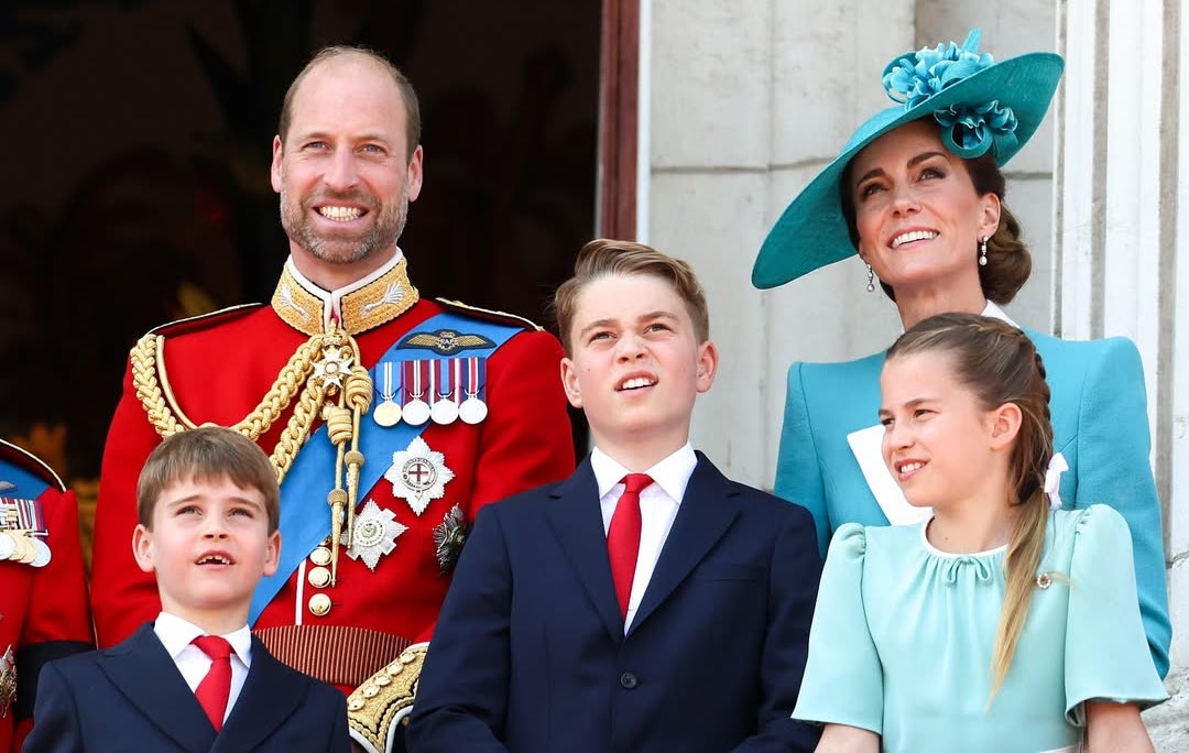 威廉王子和凱特王妃一家五口，在皇家閱兵典禮上吸引無數焦點。（翻攝princeandprincessofwales IG）
