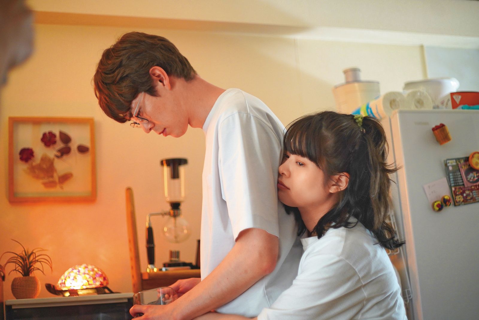 岸井雪乃（右）搭檔宮澤冰魚（左）主演的《佐藤妻夫物語》，講述一對情侶從交往到離婚的故事，貼近日常的描繪引人共鳴。（東京國際影展提供）