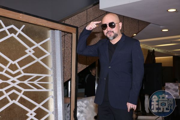 辛龍5年未公開露面，專心照顧女兒。