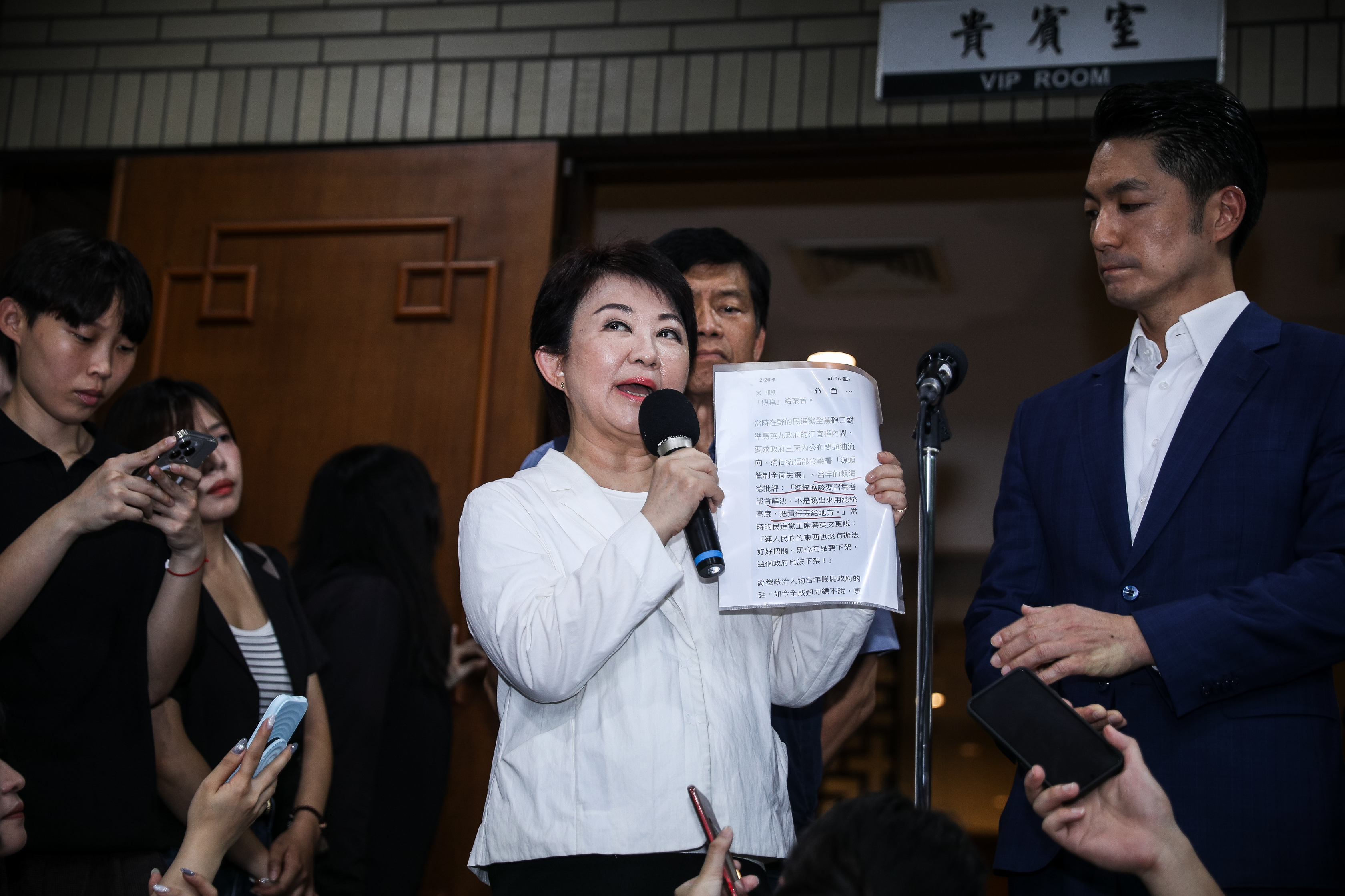 對於國務機要費遭凍刪,進而衝擊庇護工場,台中市長盧秀燕卻稱是總統府「棄單」,台中市政府會幫忙協助度過被棄單的難關。(鏡報鄒保祥)