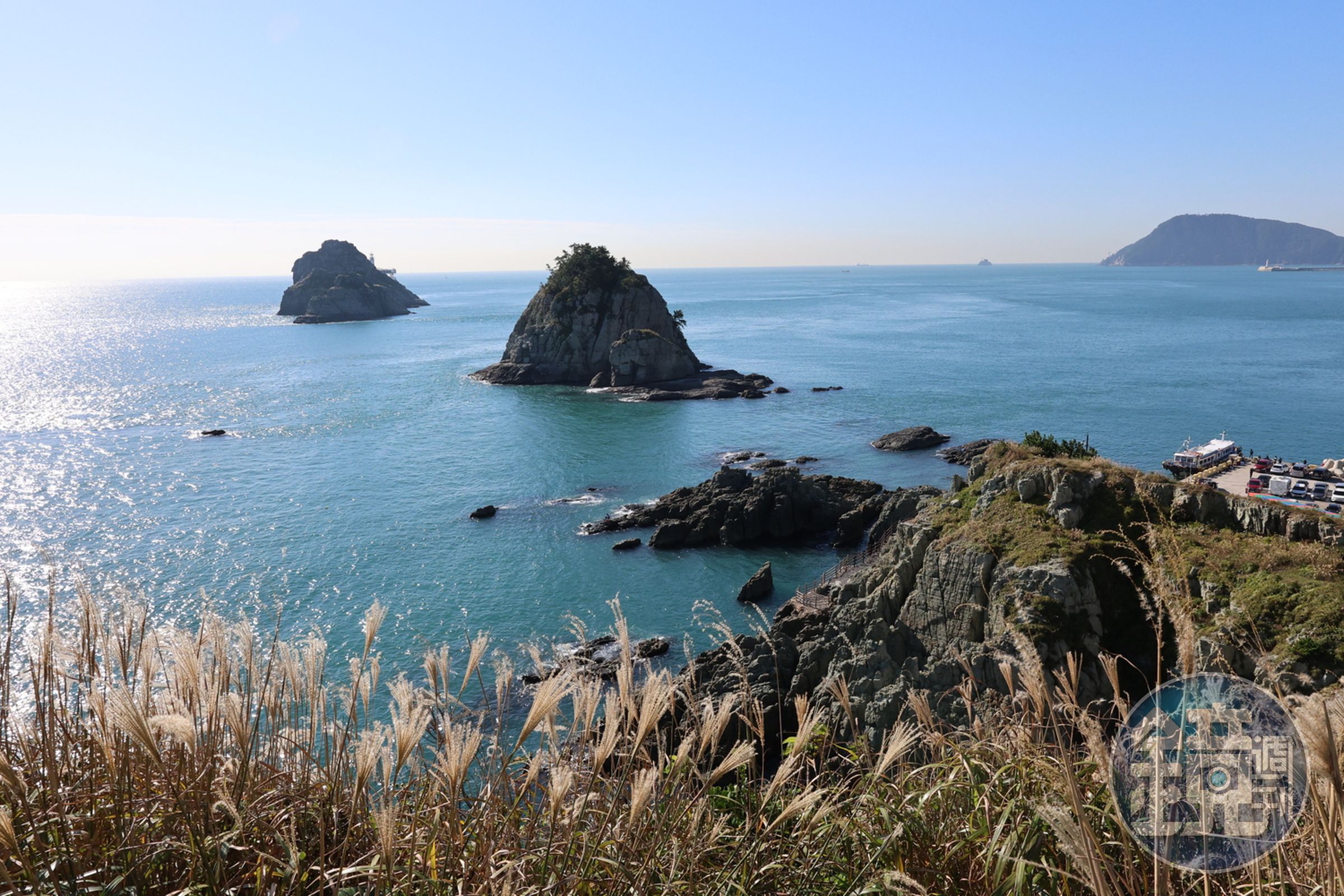 釜山的「五六島」為知名陸連島的景致。