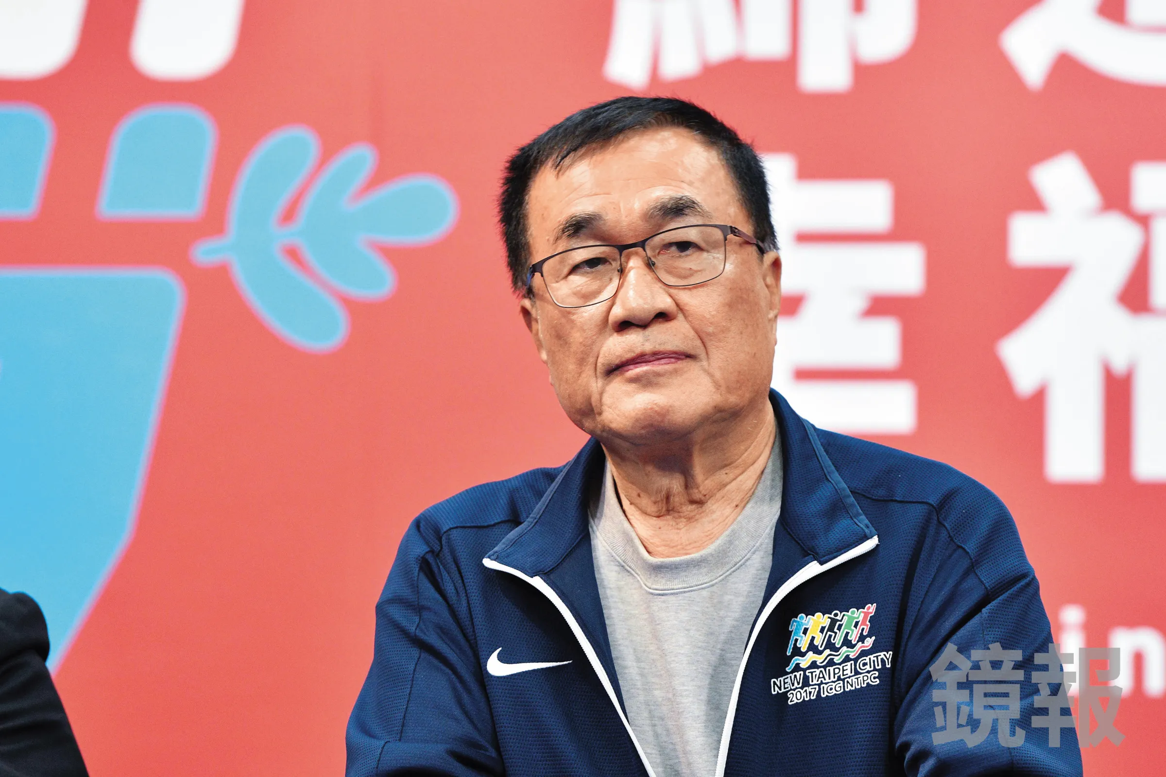 李四川捲買房爭議。