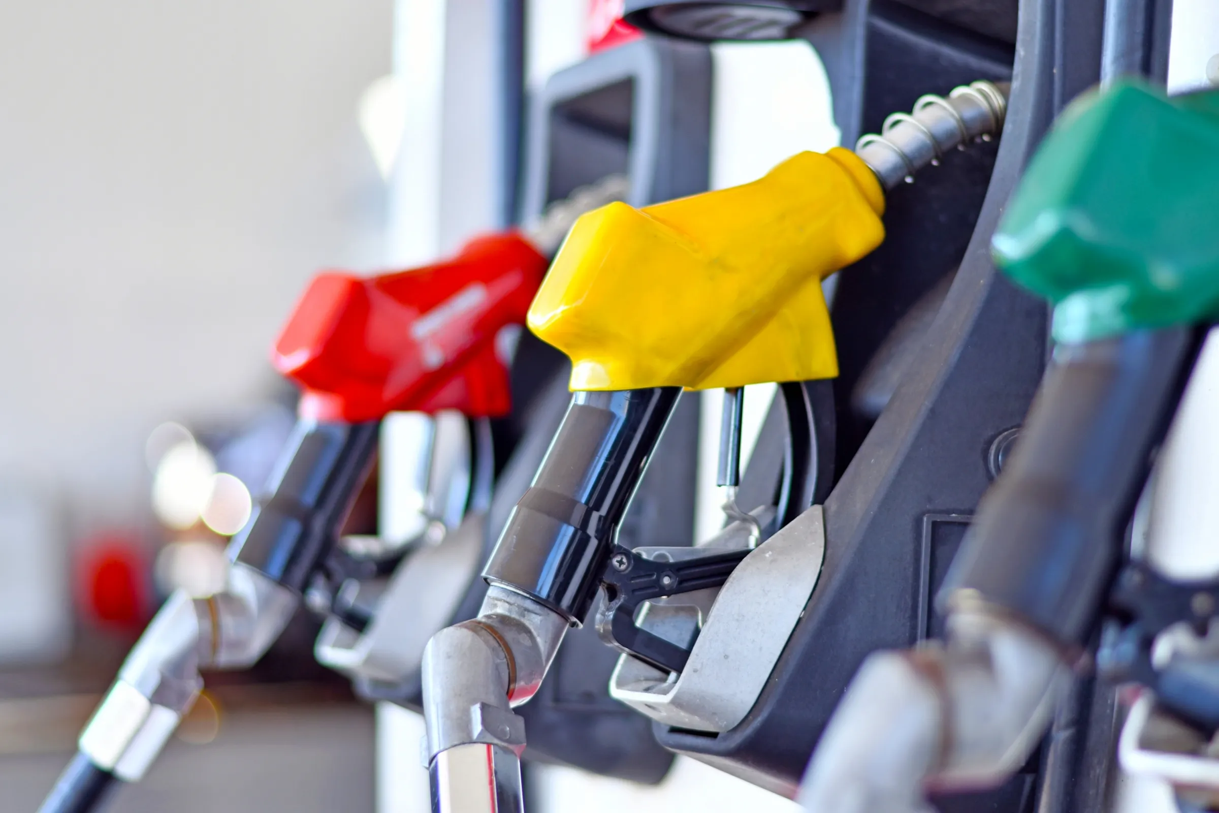 機車行老闆建議一般機車加92汽油，較不容易積碳。（示意圖 ，photoAC）