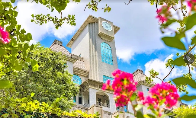 就讀台中朝陽科技大學的20歲李姓學生，疑繳不出1萬8千元的學雜費選擇輕生，消息曝光，學校遭罵爆。（翻攝自朝陽科大官網）