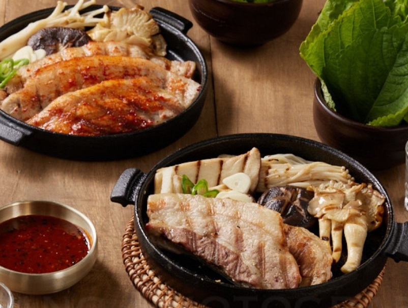 初瓦、嚮辣案已155人就醫，北市衛生局下午會同衛福部食藥署、疾管署前往兩家店進行腹瀉群聚疫情流行病學調查。（翻攝自IG truewow.official）