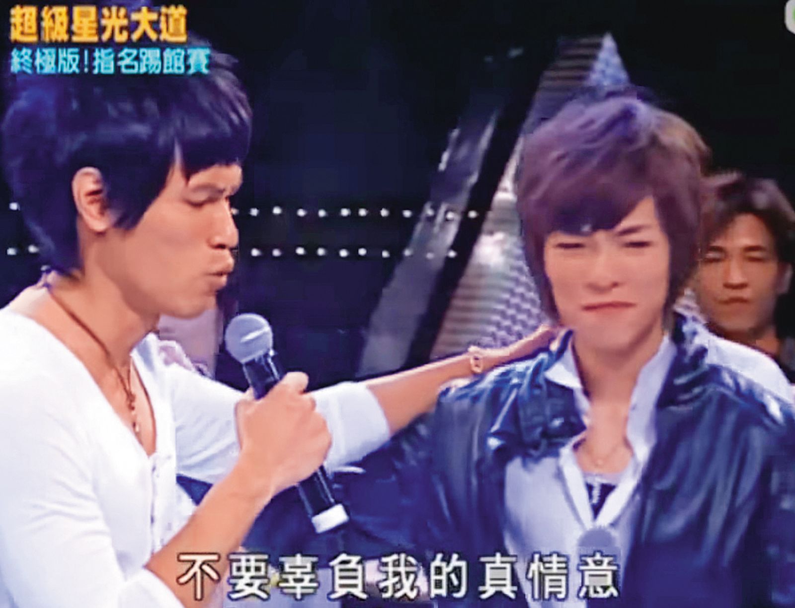 楊宗緯（左）和蕭敬騰（右）都因參加《超級星光大道》走紅，蕭敬騰已成為天王，楊宗緯靠著默默耕耘，也守住一片市場。（翻攝自中視）