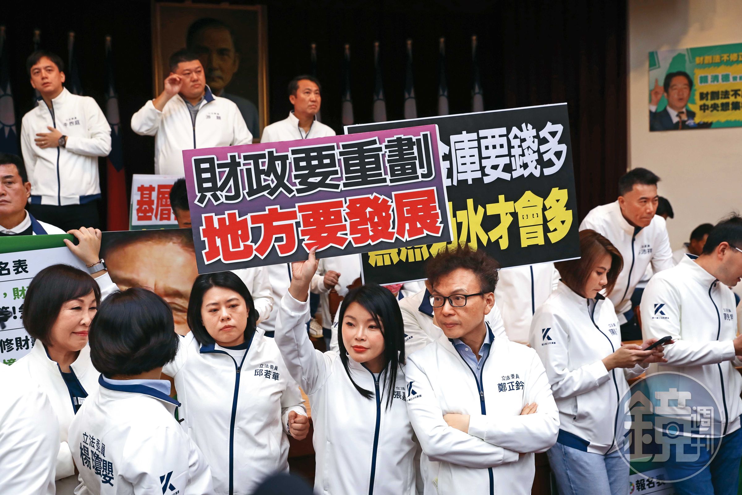 去年底,藍白立委主導通過《財劃法》修正案,法條計算公式卻出現錯誤,有國民黨執政的縣市預算不增反減。