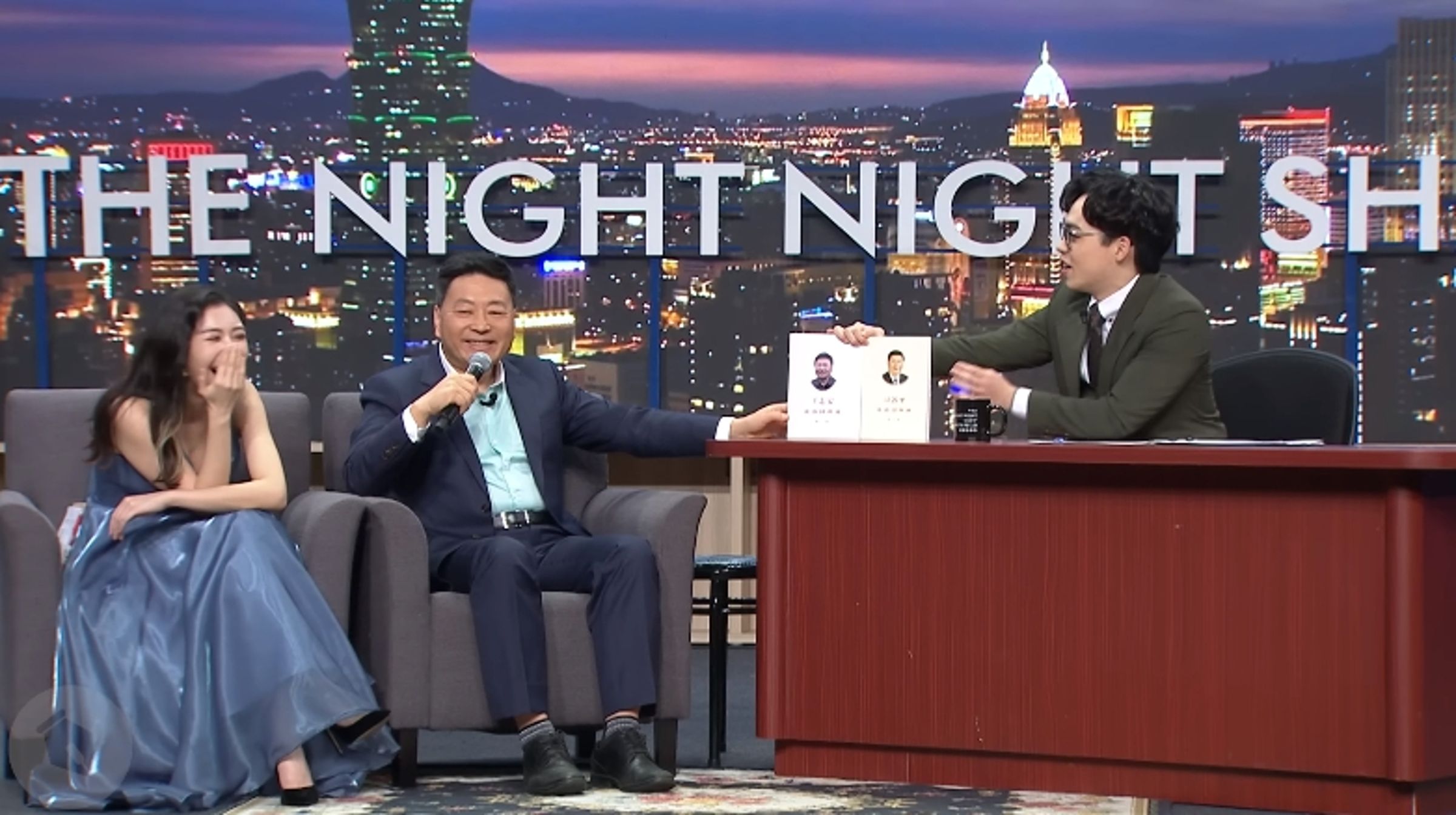 《賀瓏夜夜秀》因失言風波,17家贊助商中陸續有企業相繼表態終止合作。(翻攝自 STR Network YouTube頻道)