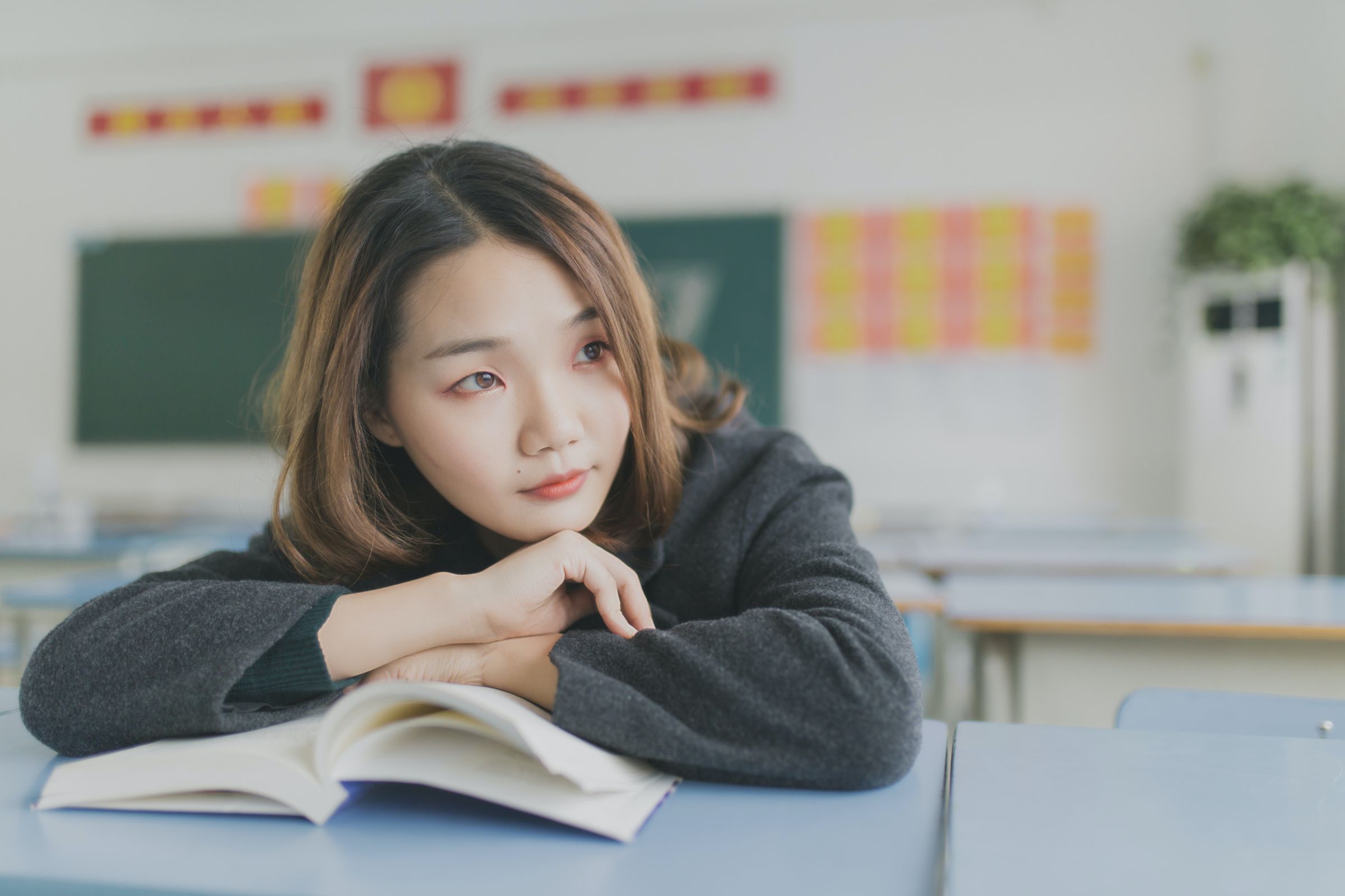 人生面對親情、愛情、友情等的課題，往往過了一關又有另件煩惱上門，讓我迷惘的事情，該如何解決？讓奧莉心靈塔羅告訴你。（Photo by sean Kong on Unsplash）