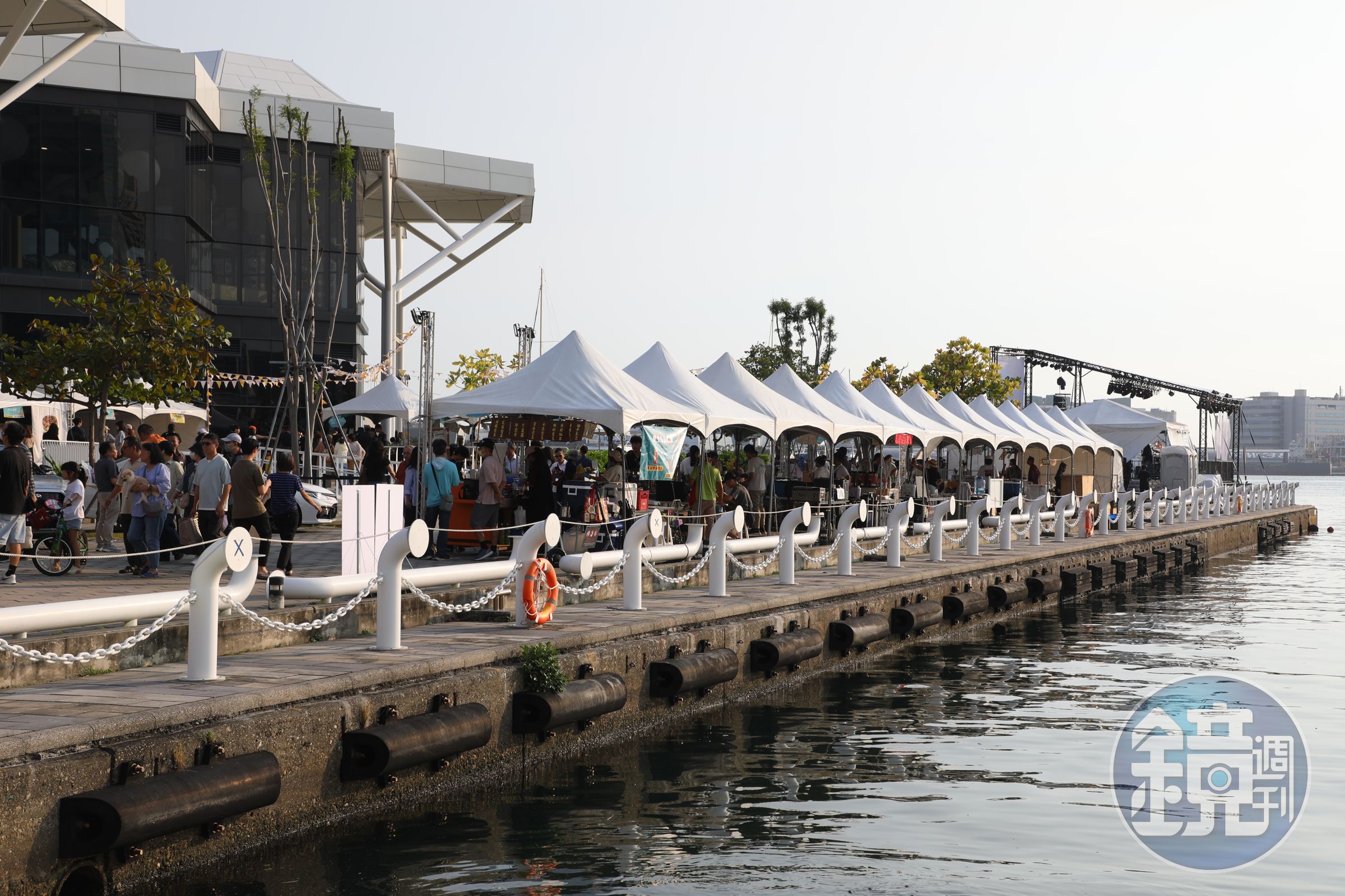 城市嶼浪市集開幕首日吸引萬人打卡朝聖。