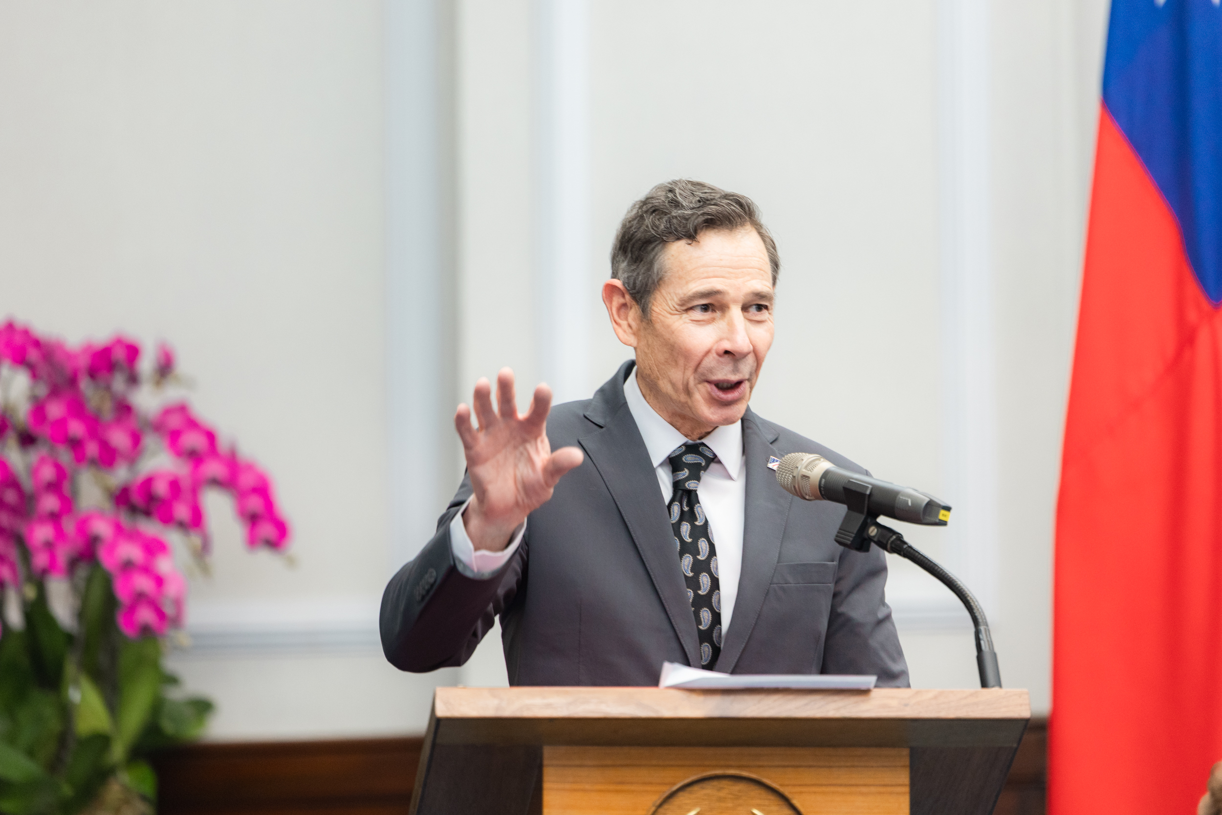 美國共和黨籍參議員匡希恆明確指出，台灣應從香港的處境汲取教訓，不應對中國的意圖抱持天真態度。（總統府提供）