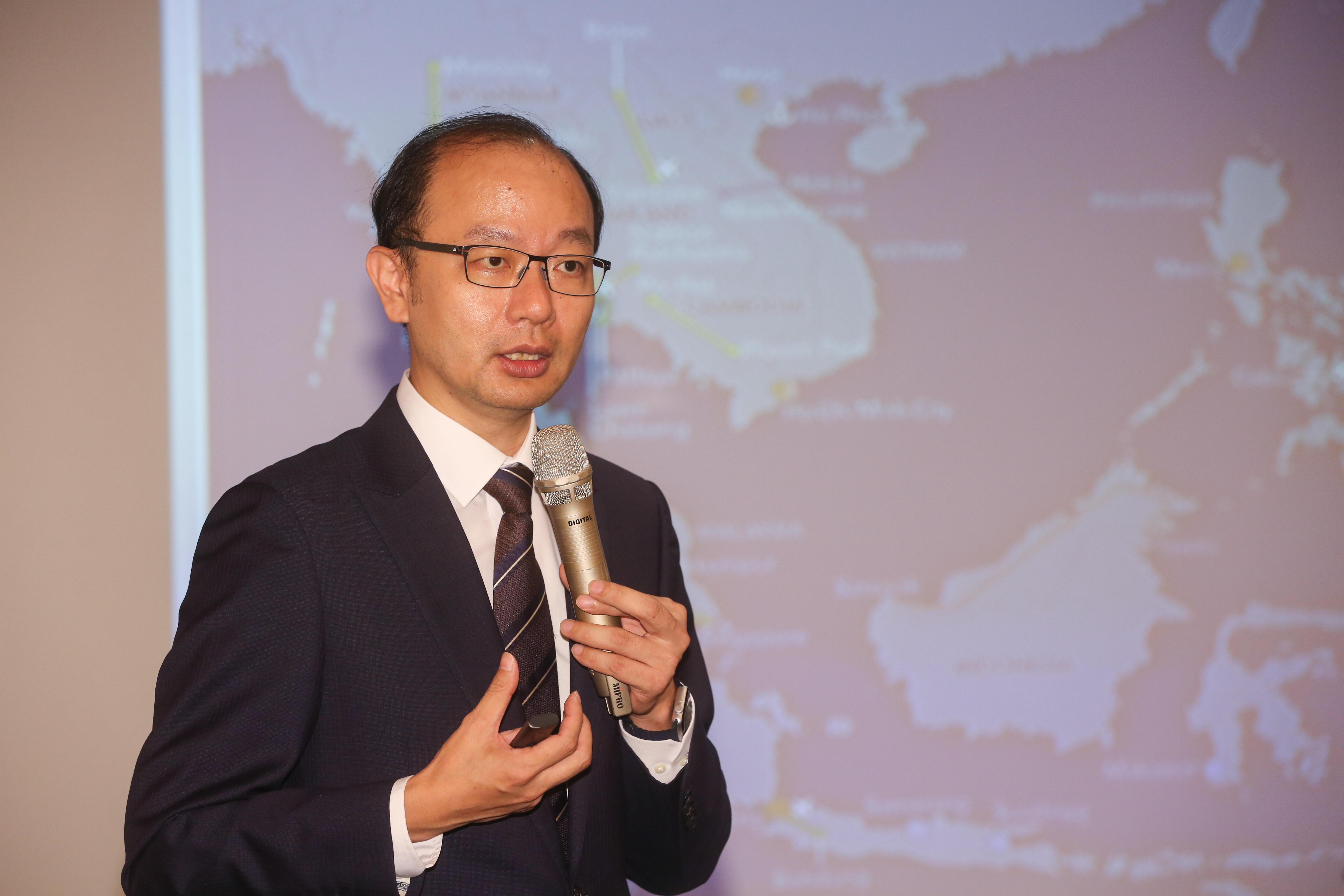 台經院景氣預測中心主任孫明德表示，資通訊與電子等AI相關產業大幅成長，台灣外銷成績一枝獨秀。（本刊資料照）