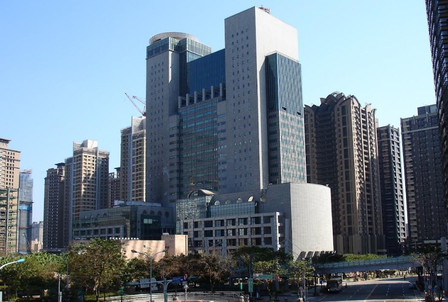 民眾指控參與新北市都更審議會議，專家意見及住戶發言卻未詳實記載於會議記錄中，引發護航建商的質疑。（翻攝維基百科）