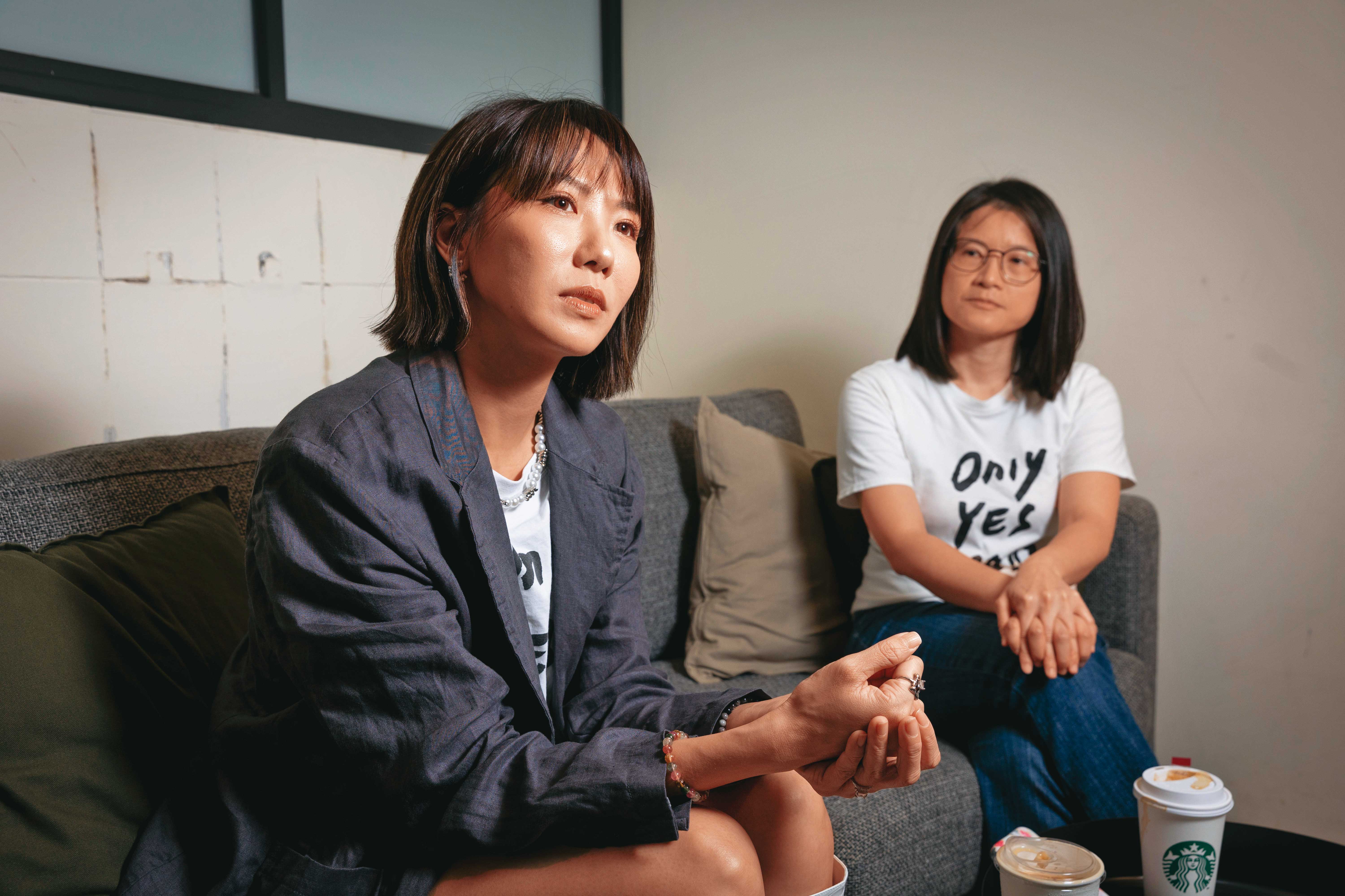 吳姿瑩（右）回憶，現代婦女基金會籌備邀請大牙擔任基金會倡議大使，原本擔憂過度打擾大牙，想不到她立刻答應。