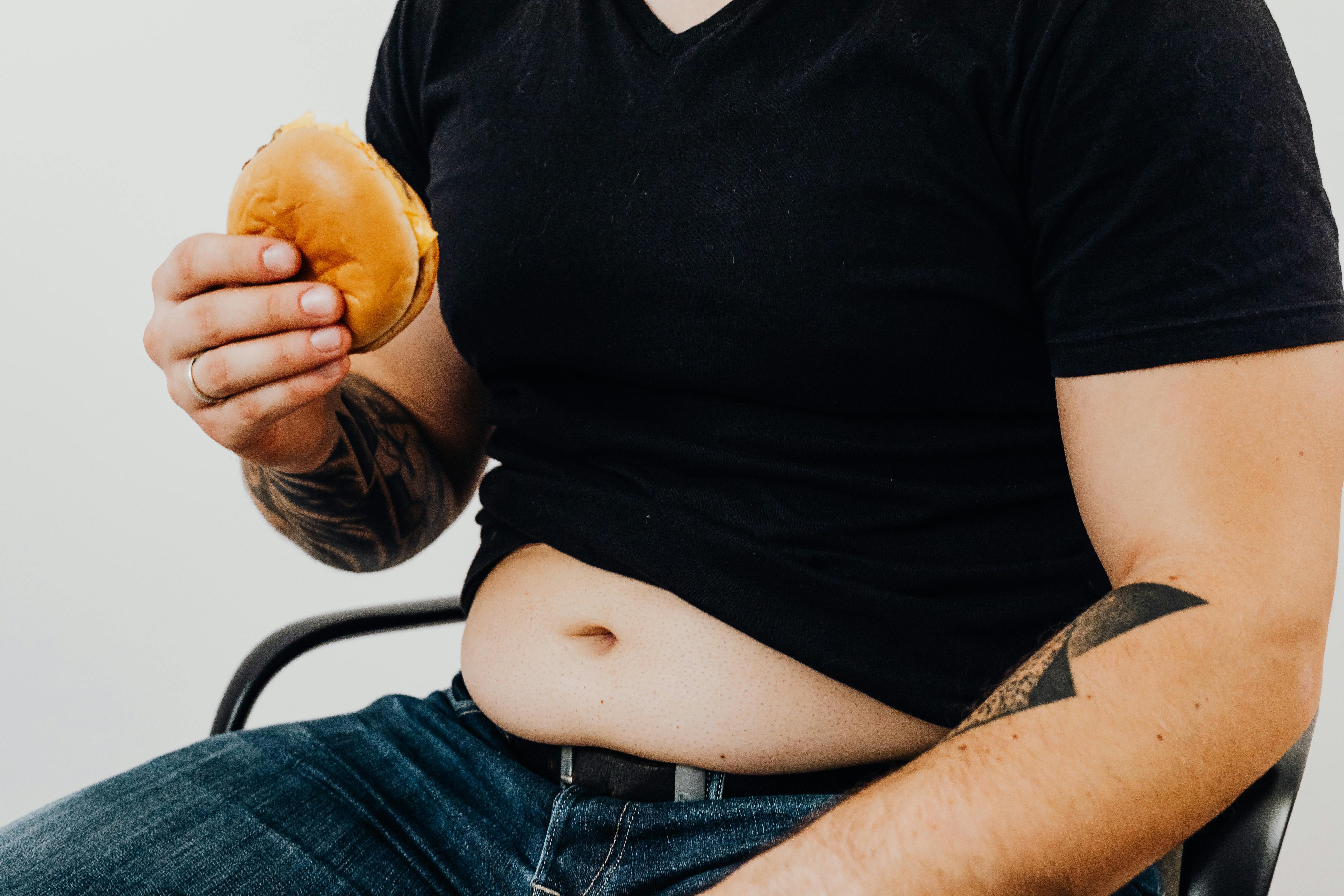 醫師蒼藍鴿昨釋出短影音，分析有壓力時會變胖或變瘦是不一定的，但壓力真的會影響減脂成效。（示意圖，取自pexels）