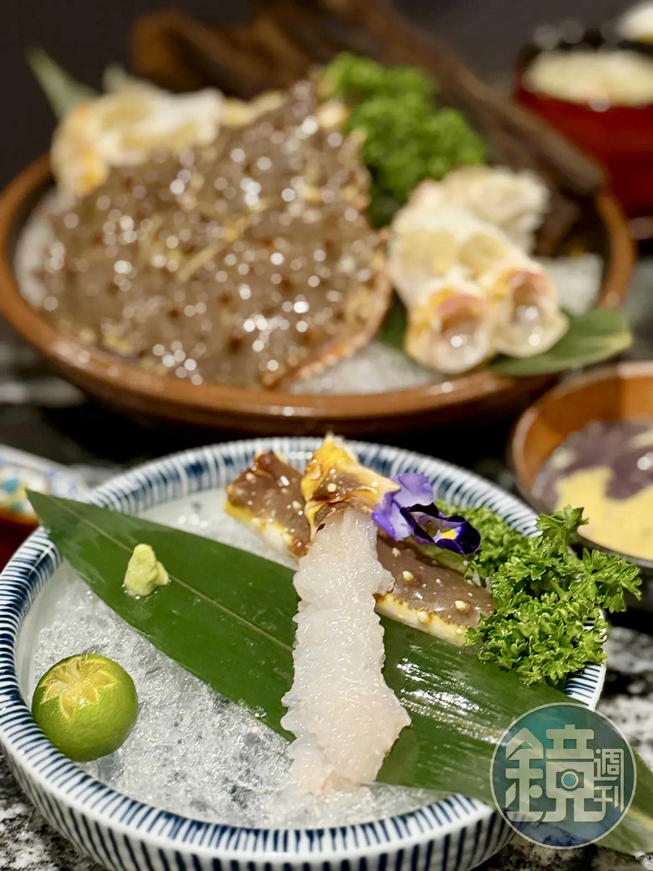 活帝王蟹每隻重達1.3至2公斤，「帝王蟹腿生食」蟹腿刺身鮮甜彈牙。