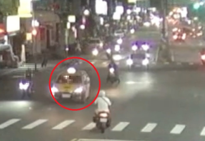 警方已鎖定肇事小黃的車籍資料，將查緝駕駛到案。（翻攝畫面）