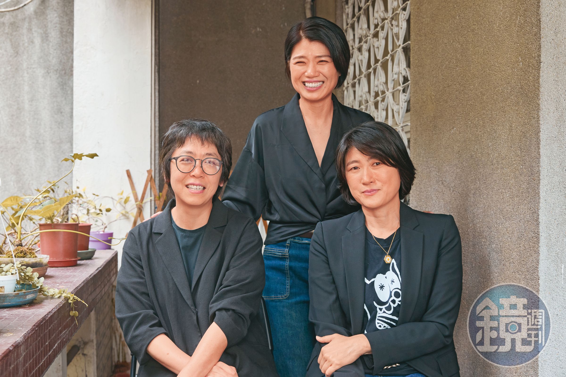 製作人丁長鈺(右起)、導演嚴藝文與監製於蓓華攜手打造跨越時空的愛情輕喜劇《欠妳的那場婚禮》。