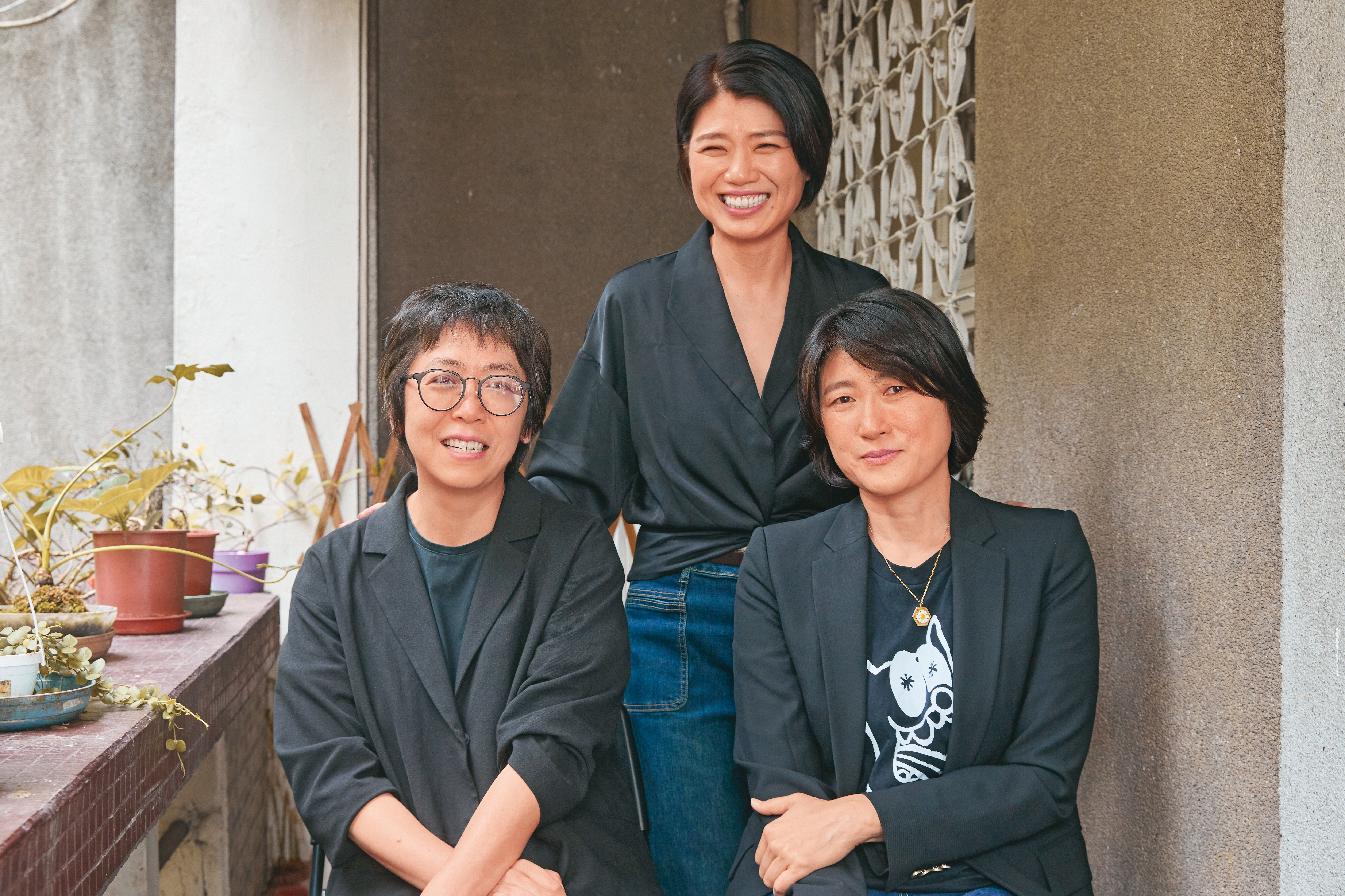 製作人丁長鈺（右起）、導演嚴藝文與監製於蓓華攜手打造跨越時空的愛情輕喜劇《欠妳的那場婚禮》。