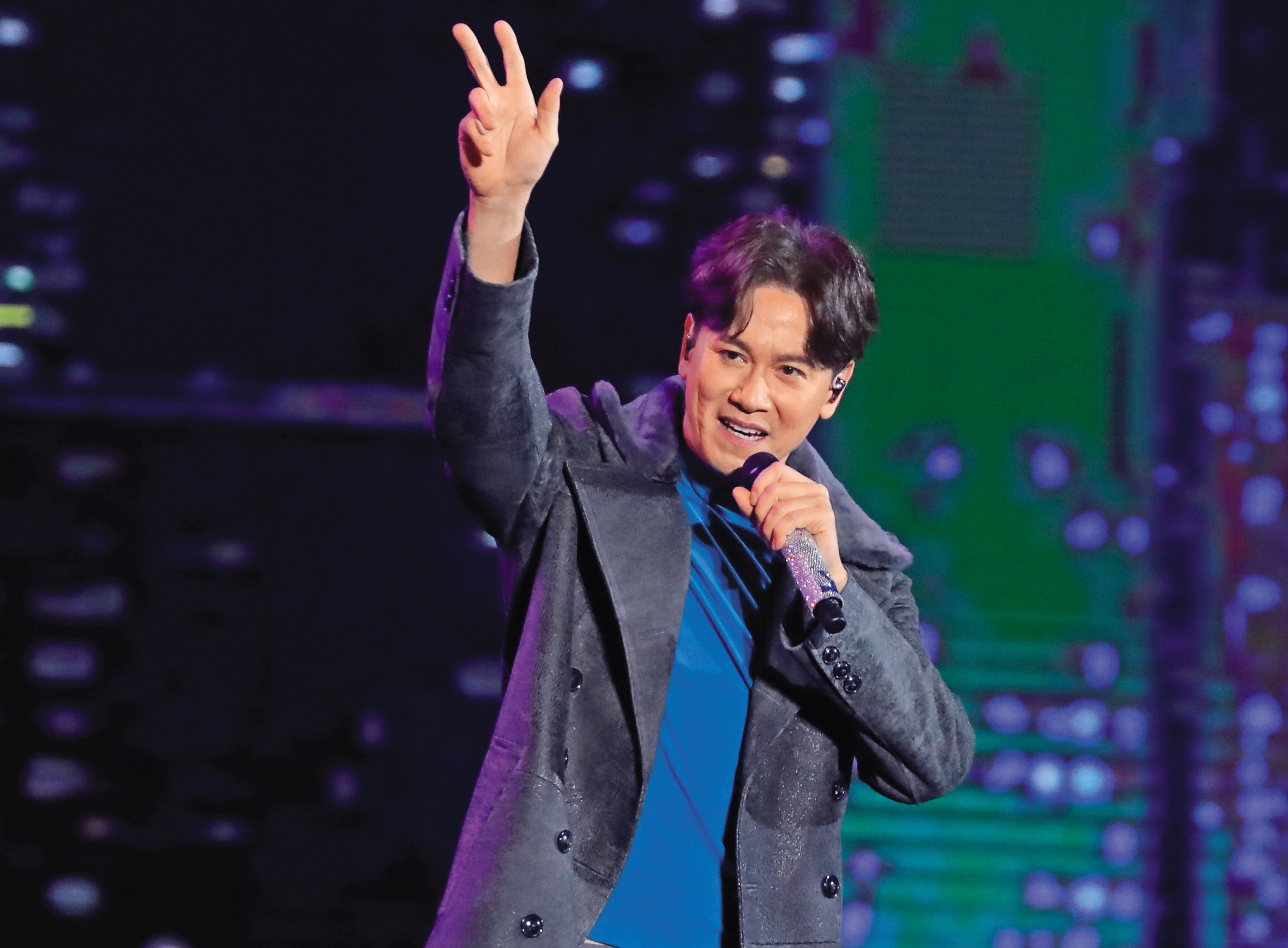 李聖傑跨年於「臺北最High新年城」獻唱，可見他靠著招牌老歌，仍有一定的市場與熱度。